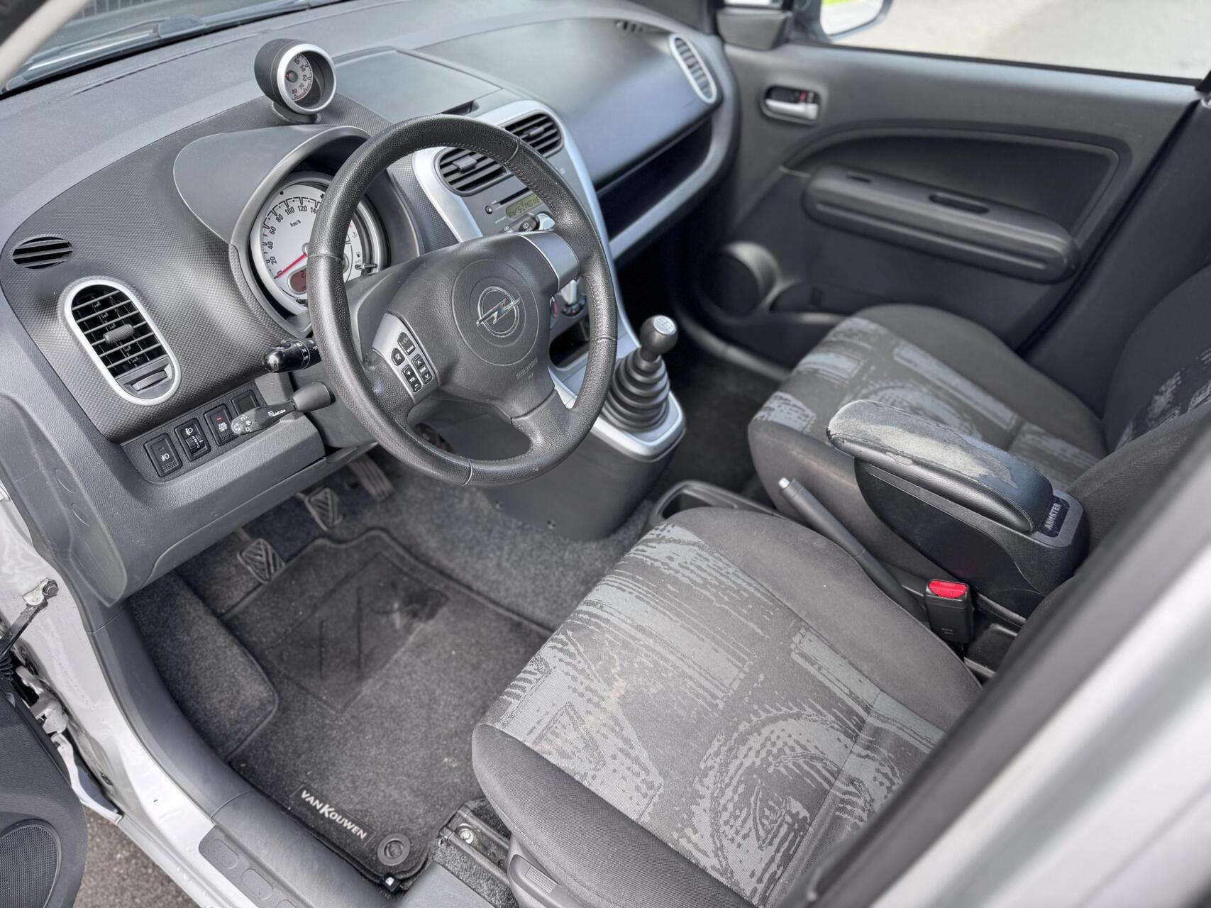 Foto van Opel Agila