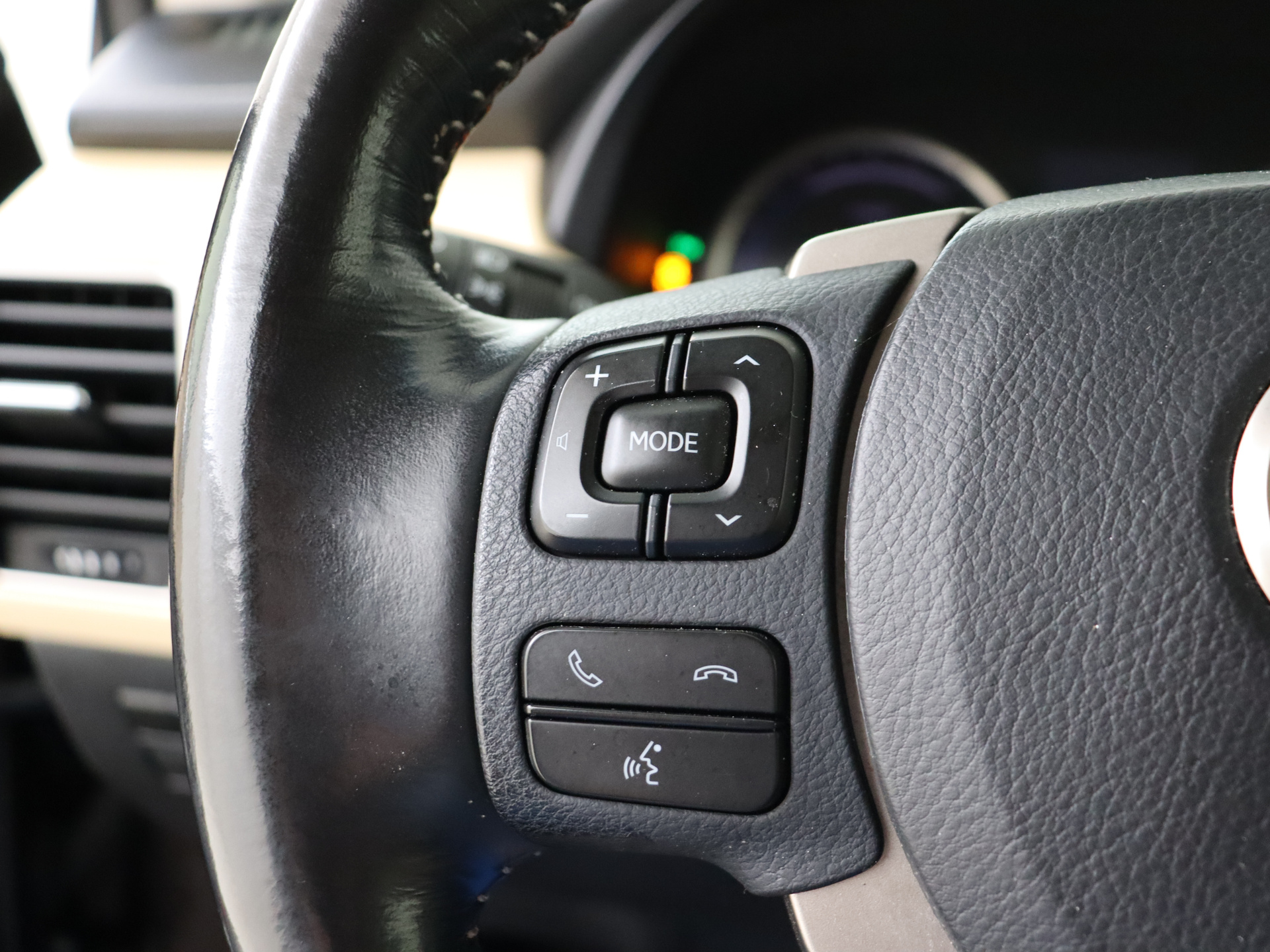 Foto van Lexus Lexus Nx300h