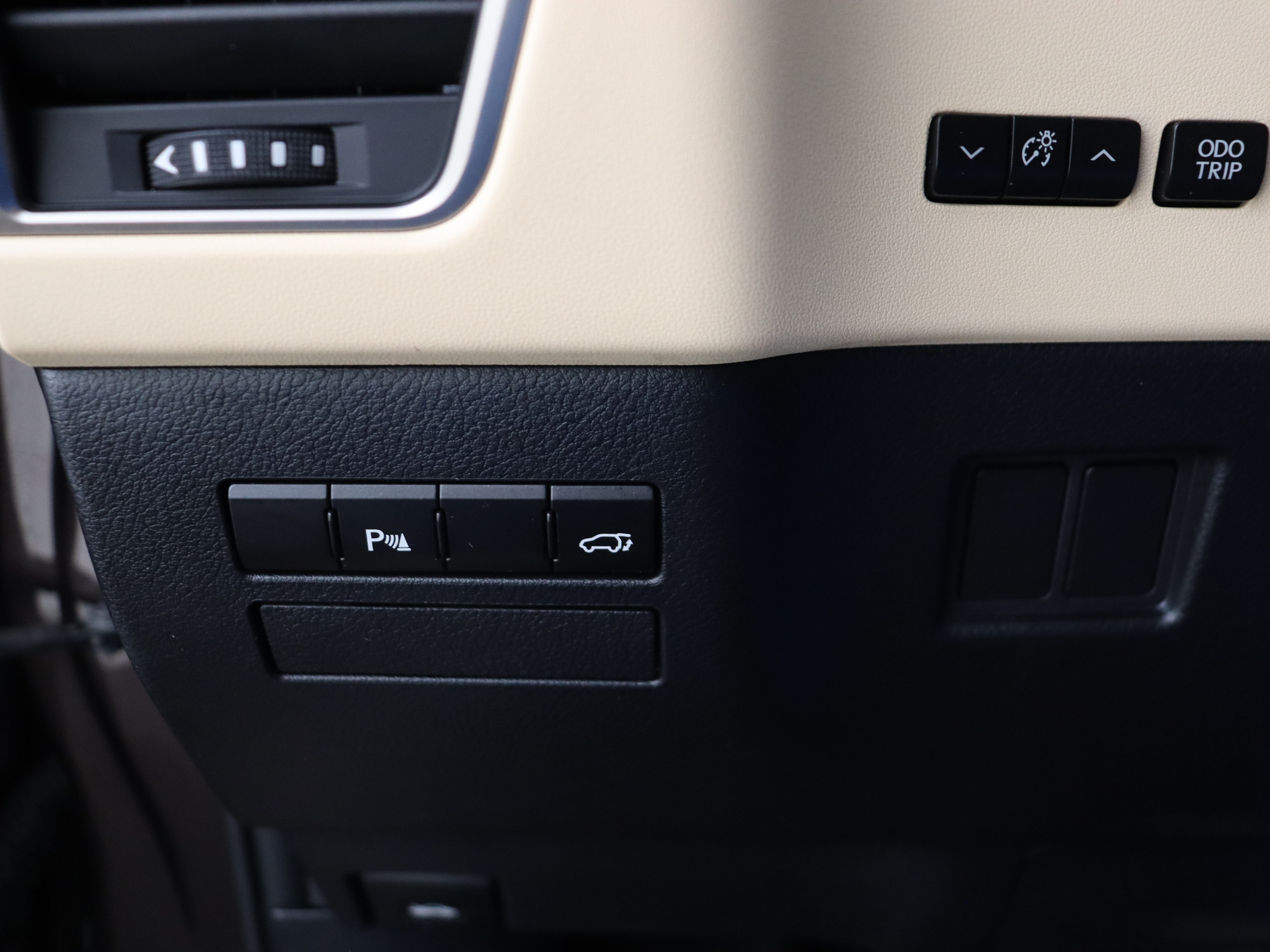 Foto van Lexus Lexus Nx300h