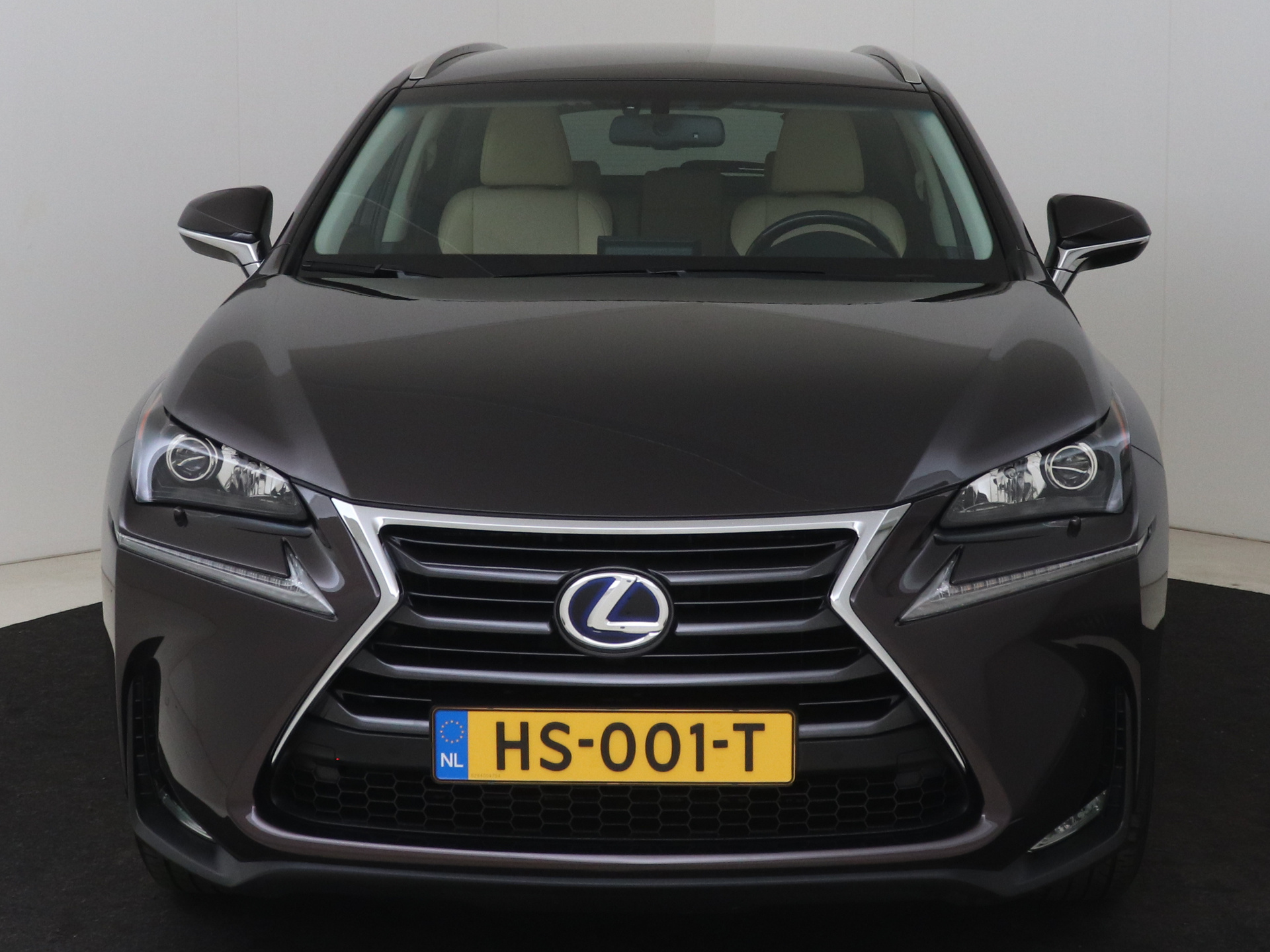 Foto van Lexus Lexus Nx300h