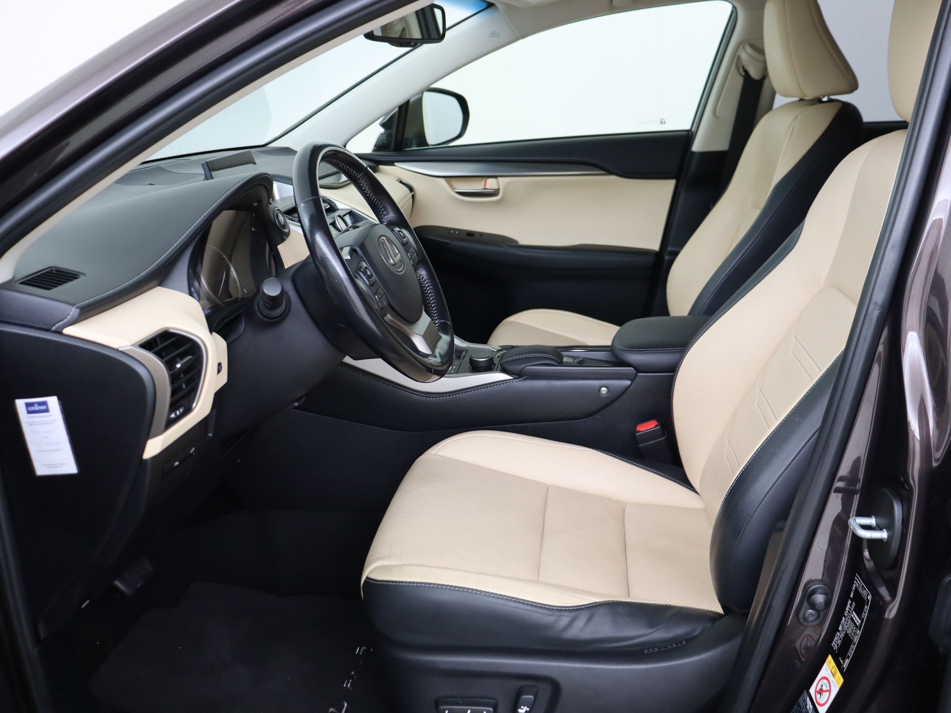 Foto van Lexus Lexus Nx300h