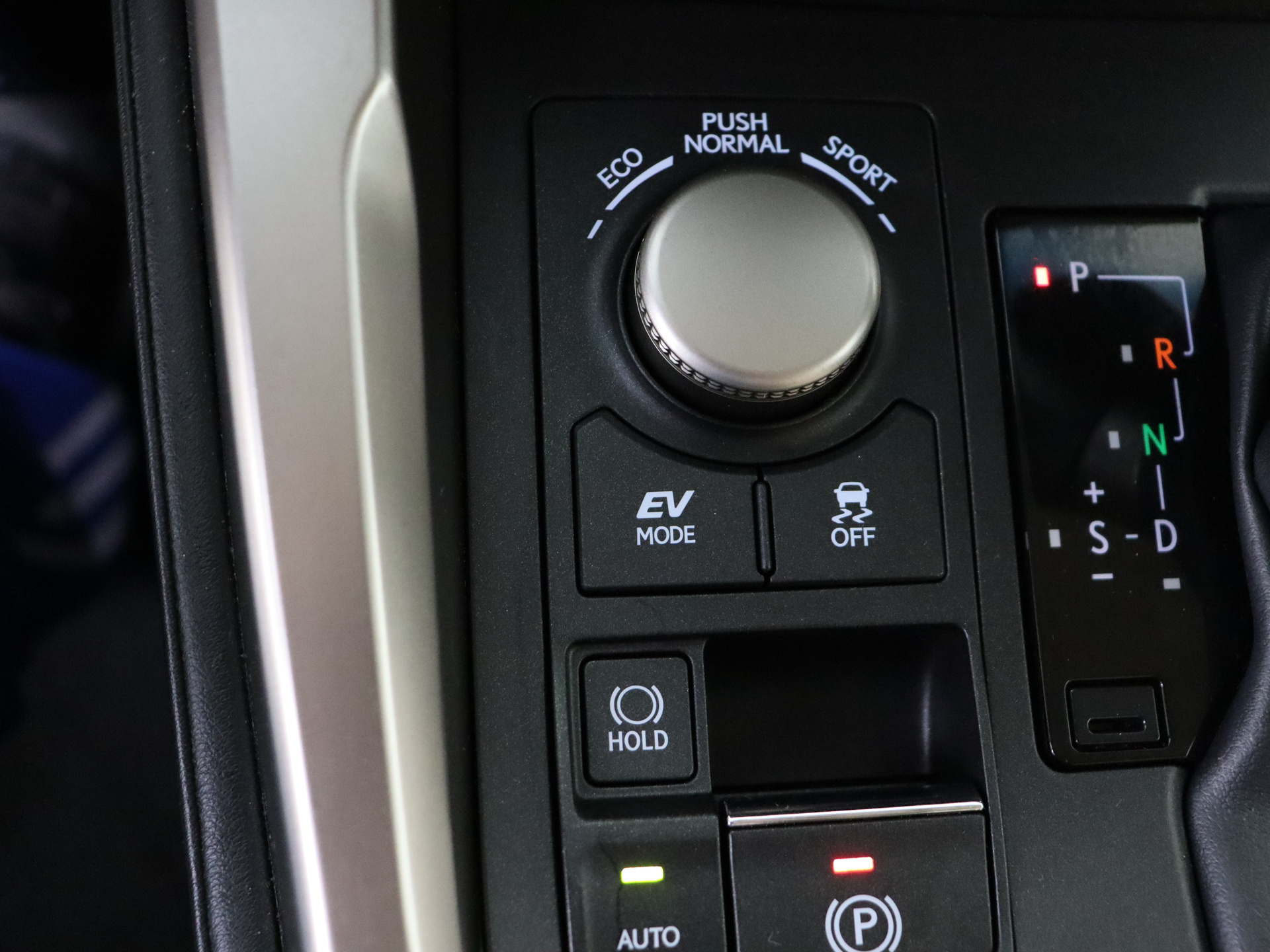Foto van Lexus Lexus Nx300h