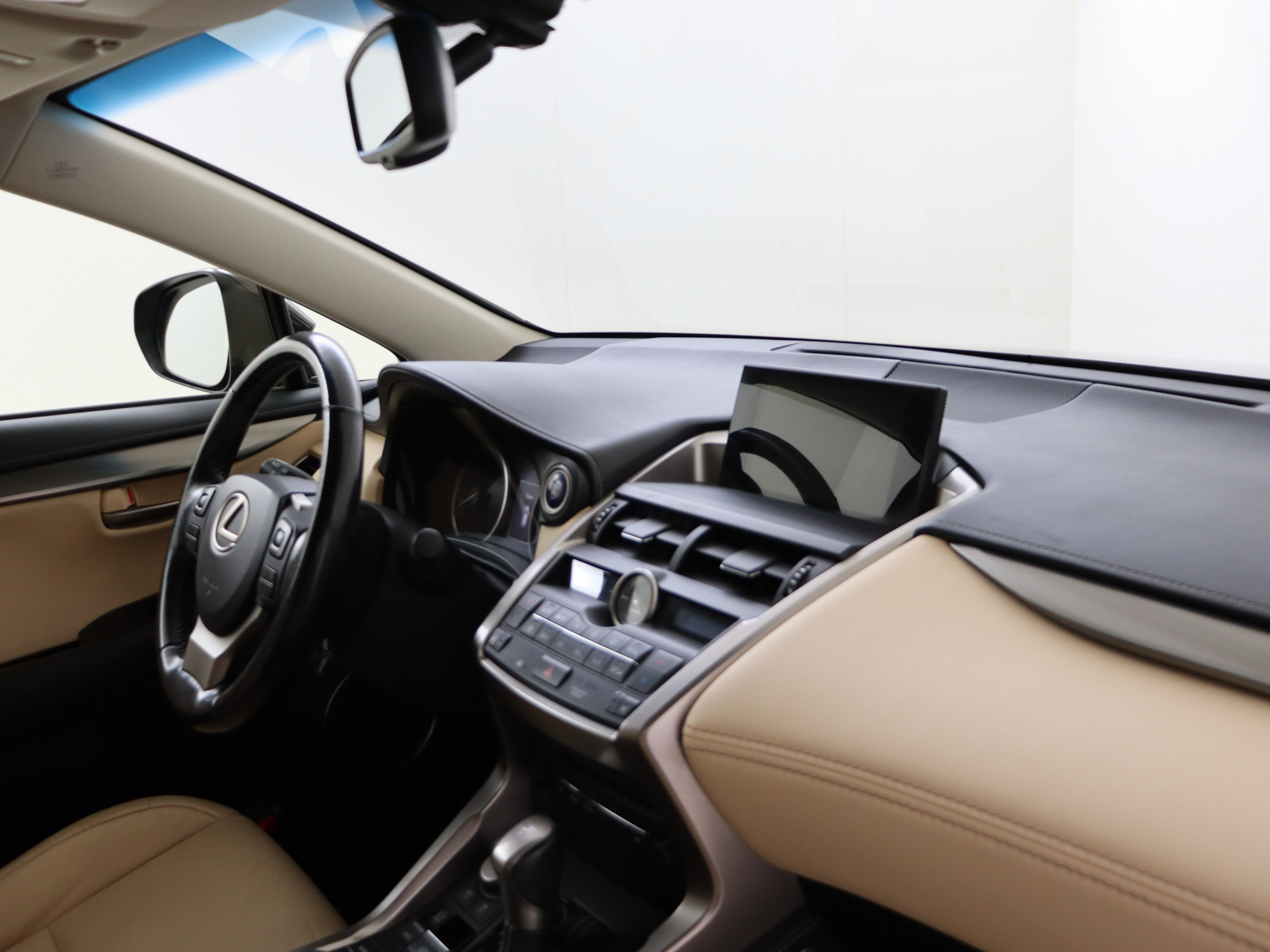 Foto van Lexus Lexus Nx300h