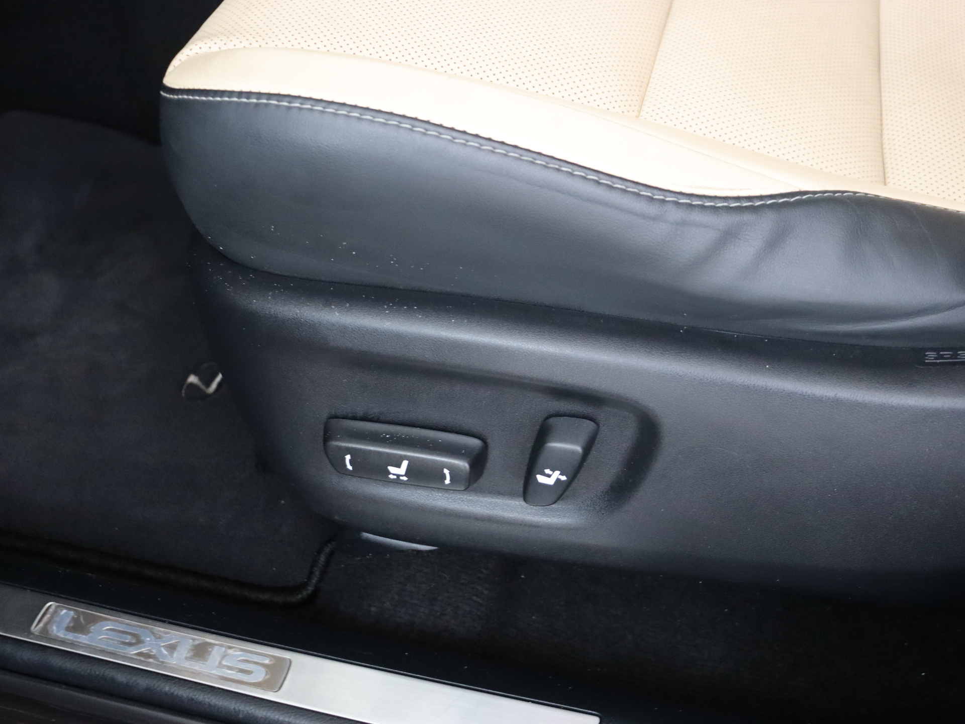 Foto van Lexus Lexus Nx300h
