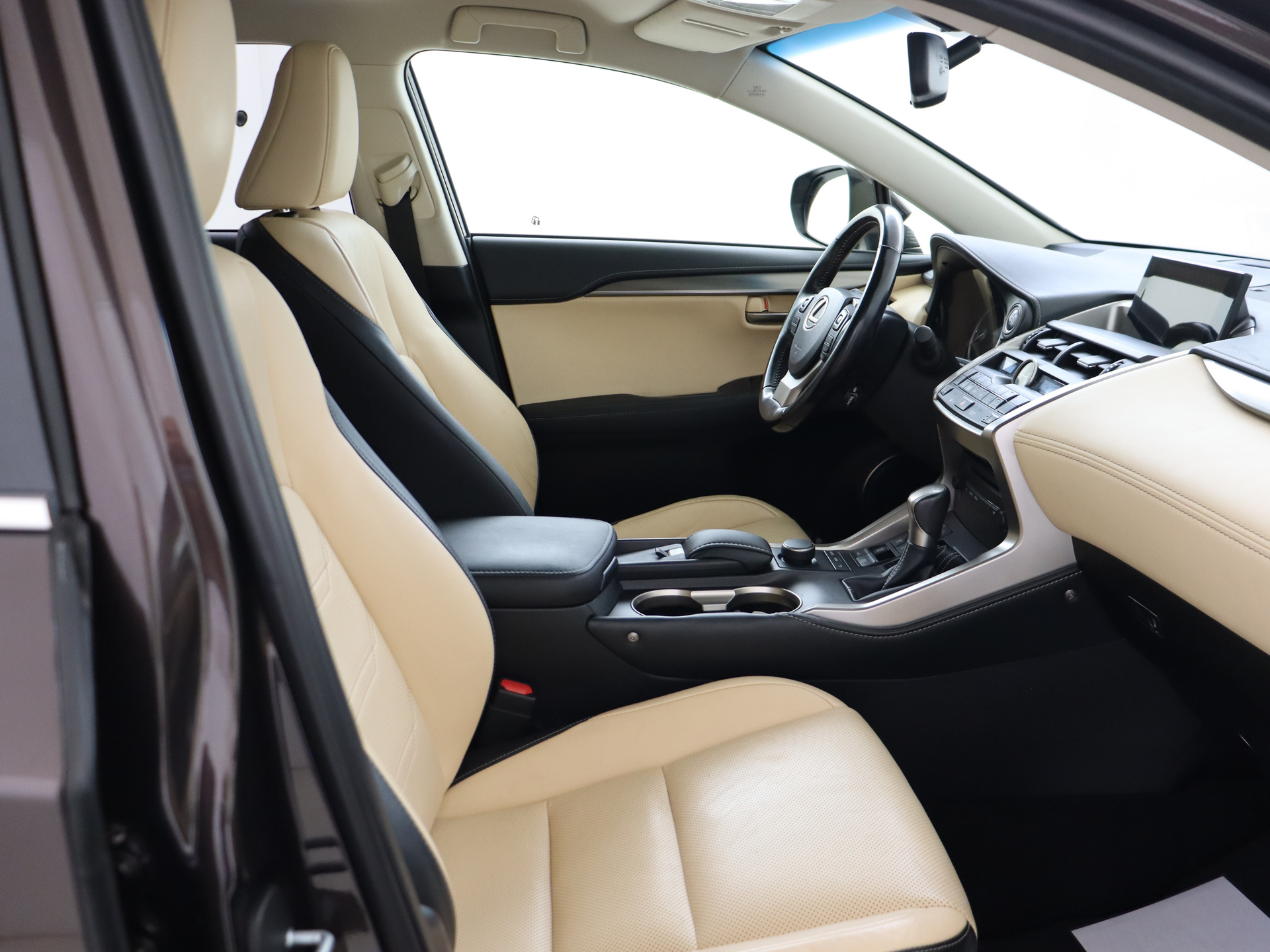 Foto van Lexus Lexus Nx300h