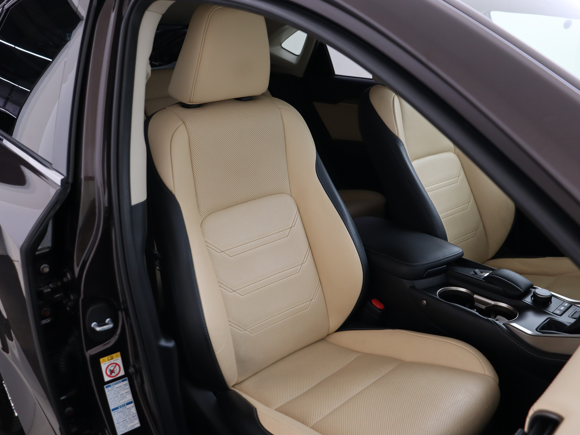 Foto van Lexus Lexus Nx300h