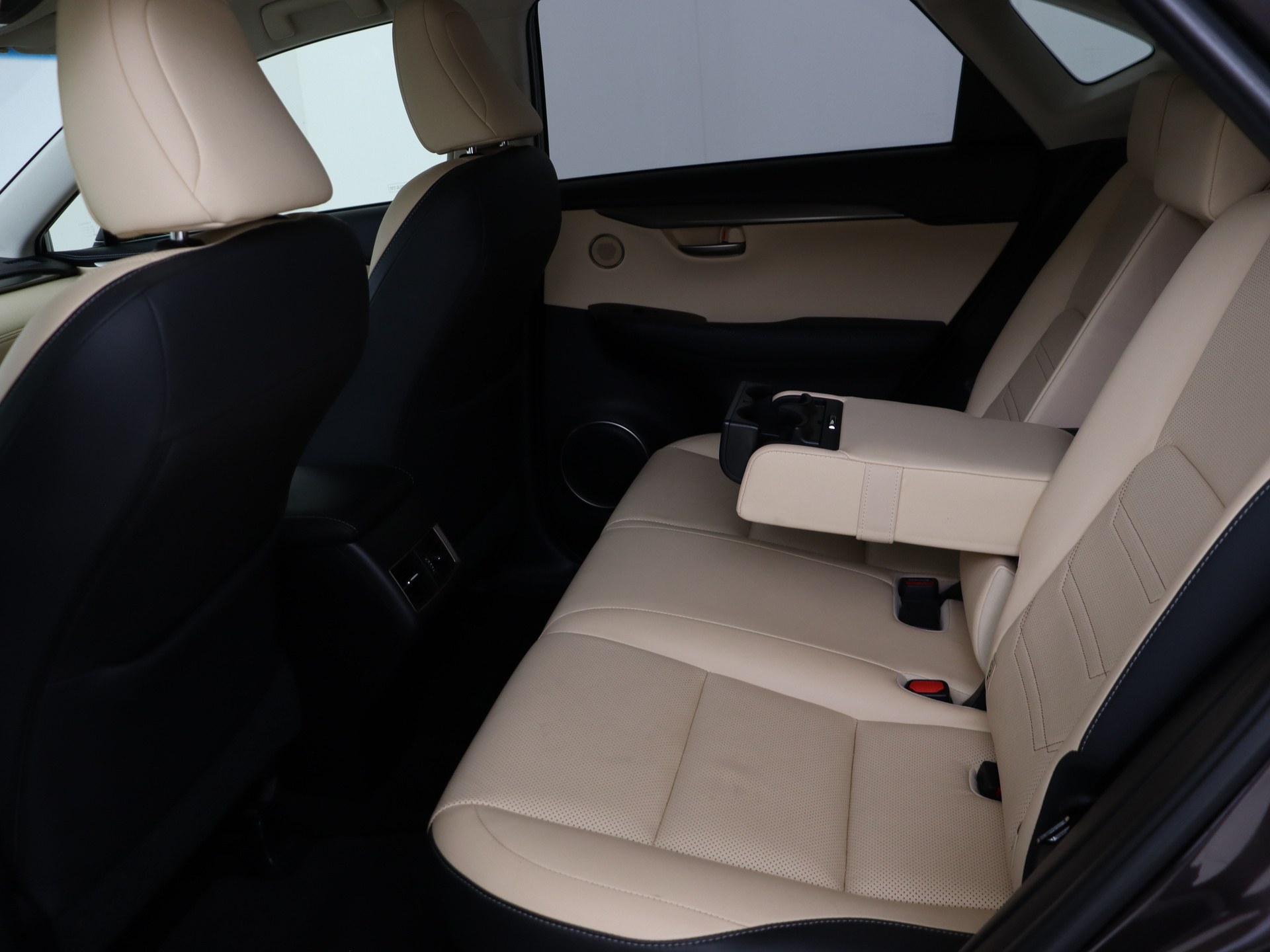 Foto van Lexus Lexus Nx300h