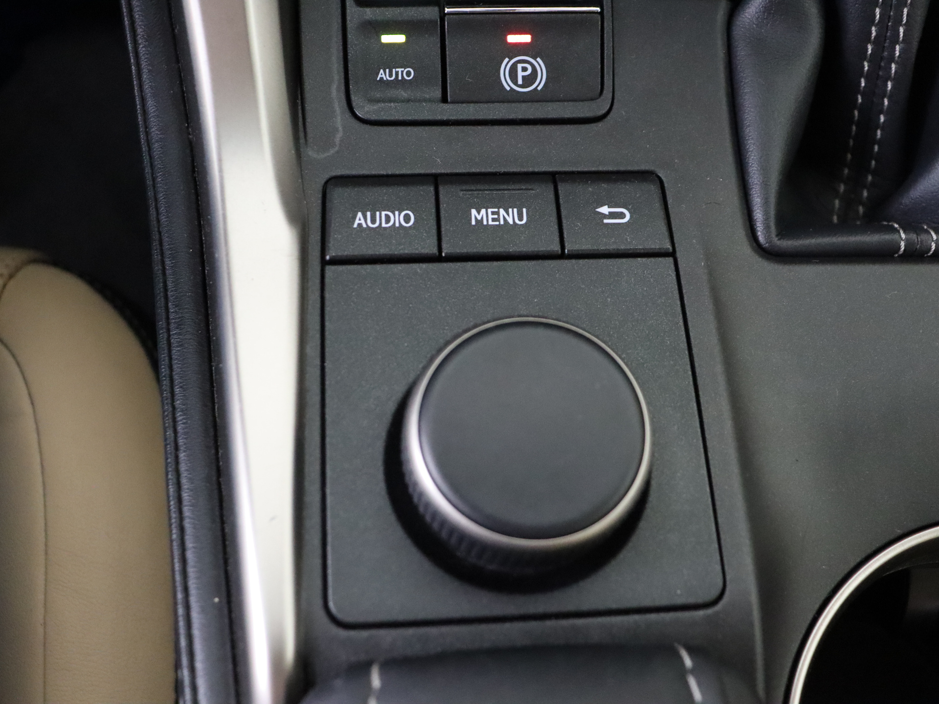 Foto van Lexus Lexus Nx300h