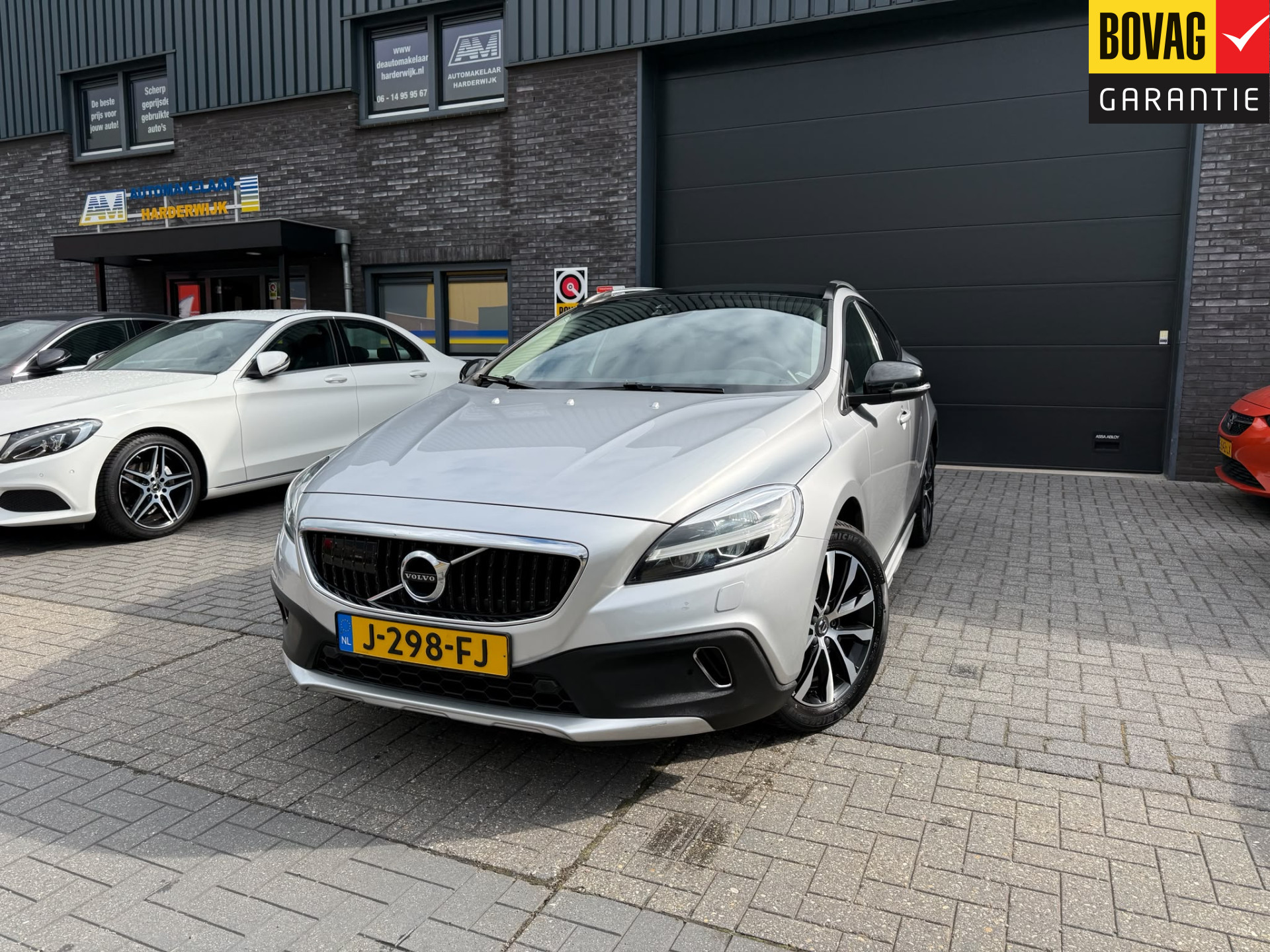 Volvo V40 Cross Country 1.5 T3 Summum 2019 - voorkant