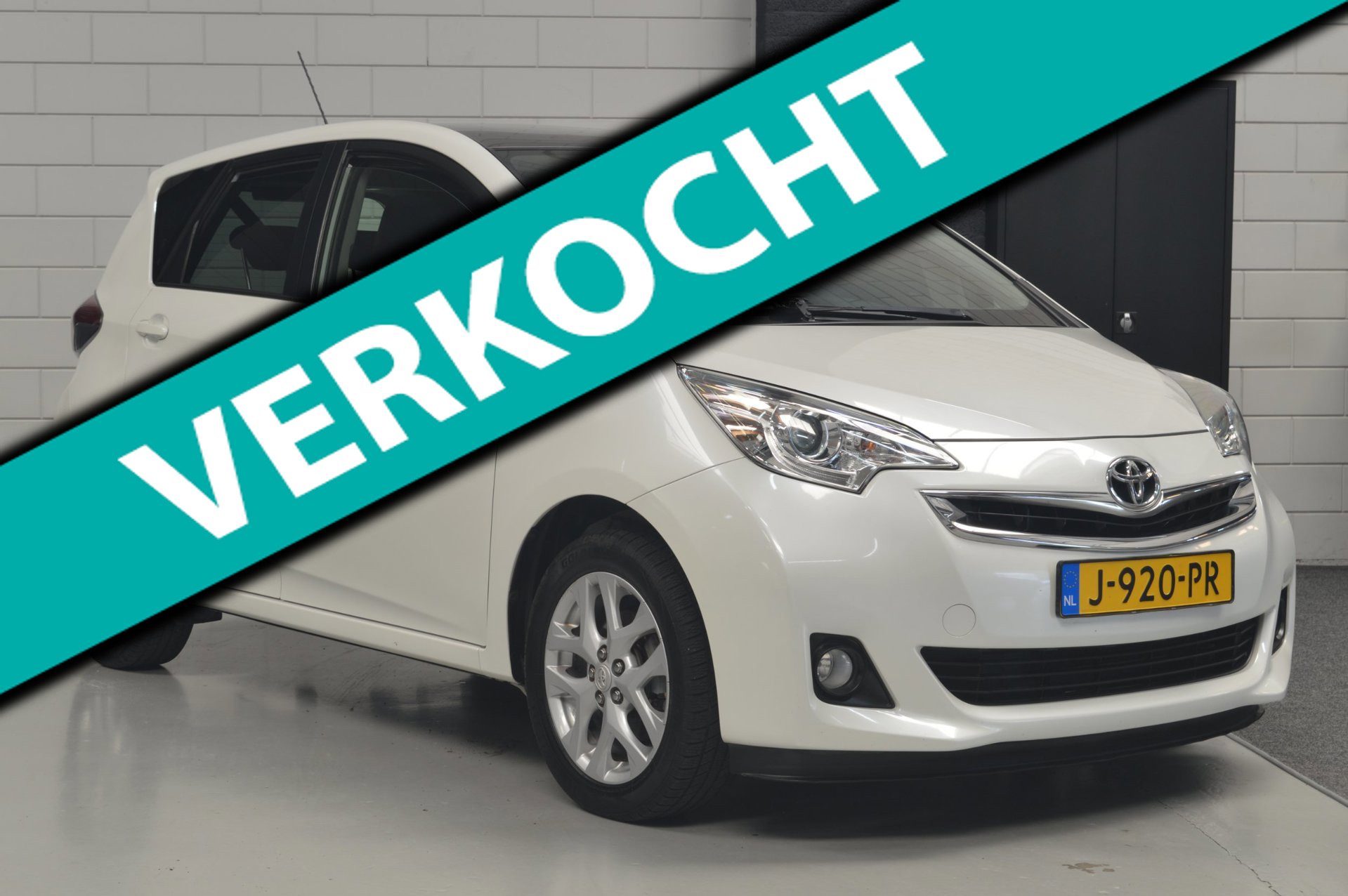 Toyota Toyota Verso-s 1.3 VVT-i Comfort // AIRCO // TREKHAAK // PANO // CRUISE // 2015 - voorkant