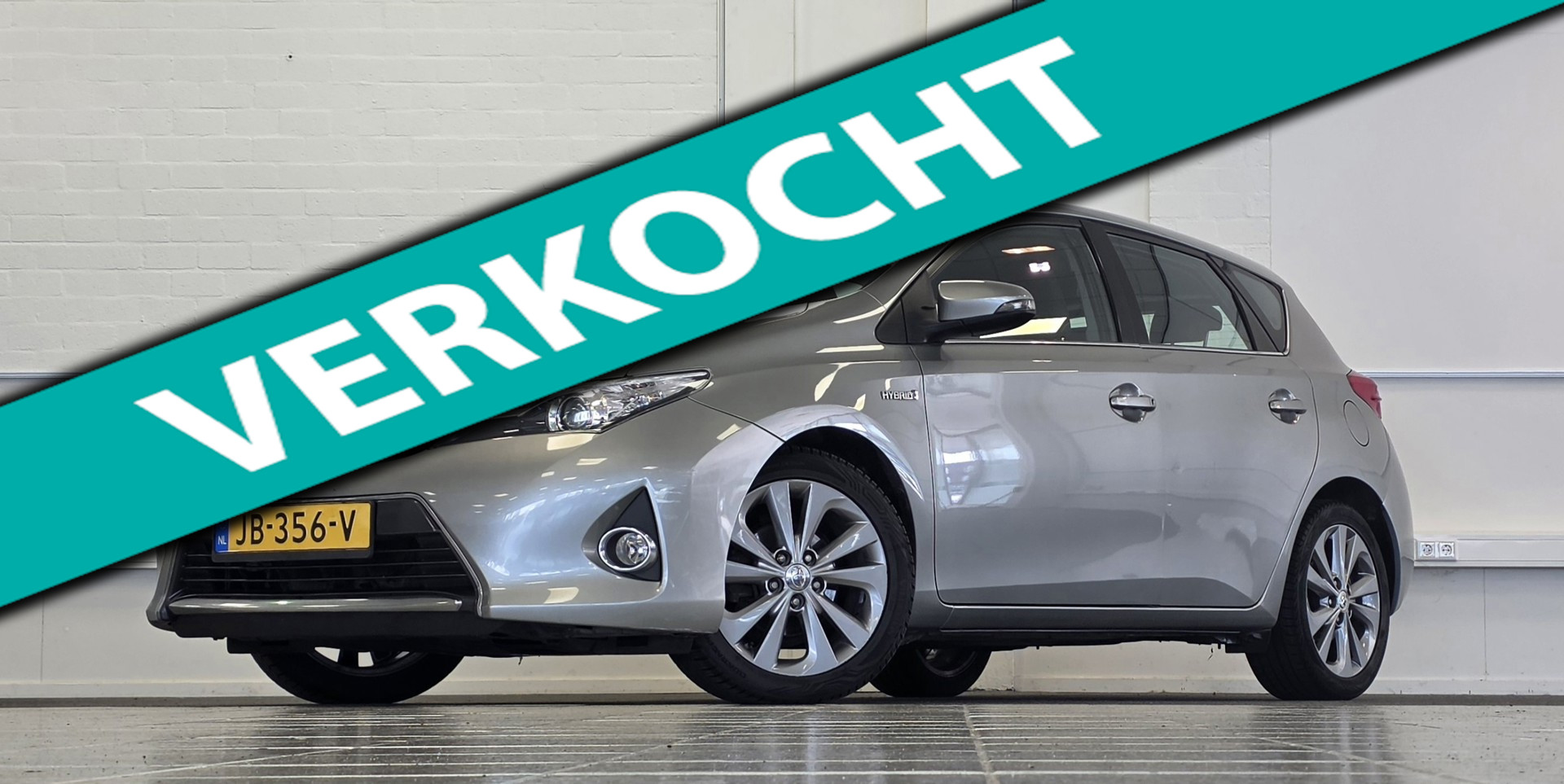 Toyota Toyota Auris 1.8i Hybrid Aspiration Camera Garantie Mooi! Nieuwe APK 2015 - voorkant
