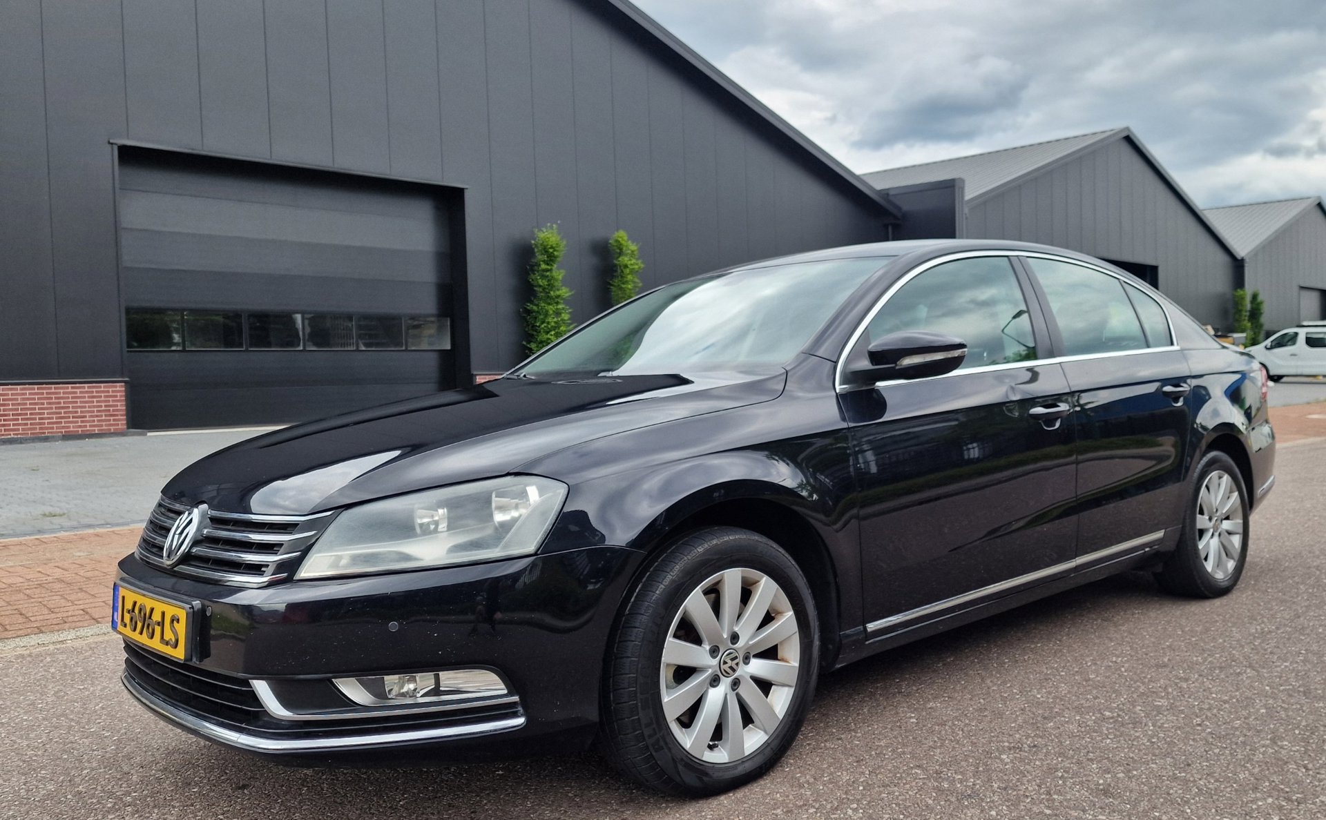 Volkswagen Passat 1.4 TSI Highline BlueMotion PSENSOR CRUISE 2 X SLEUTELS 2011 - voorkant
