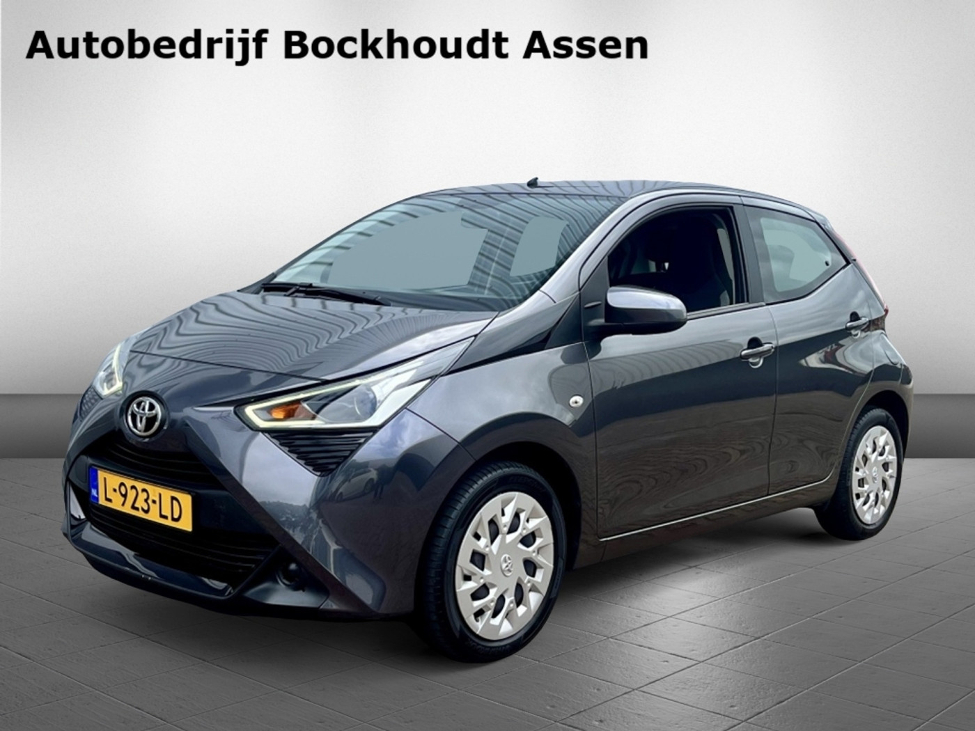 Toyota Toyota Aygo 1.0 VVT-i x-play | Apple Carplay 2021 - voorkant