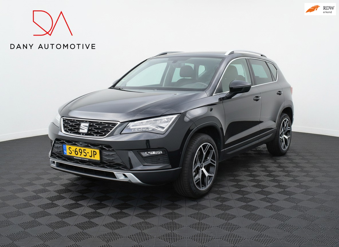 Seat Ateca 1.4 EcoTSI Style CARPLAY I KEYLESS I 360CAM I 18 INCH I LED I CRUISE I 2018 - voorkant