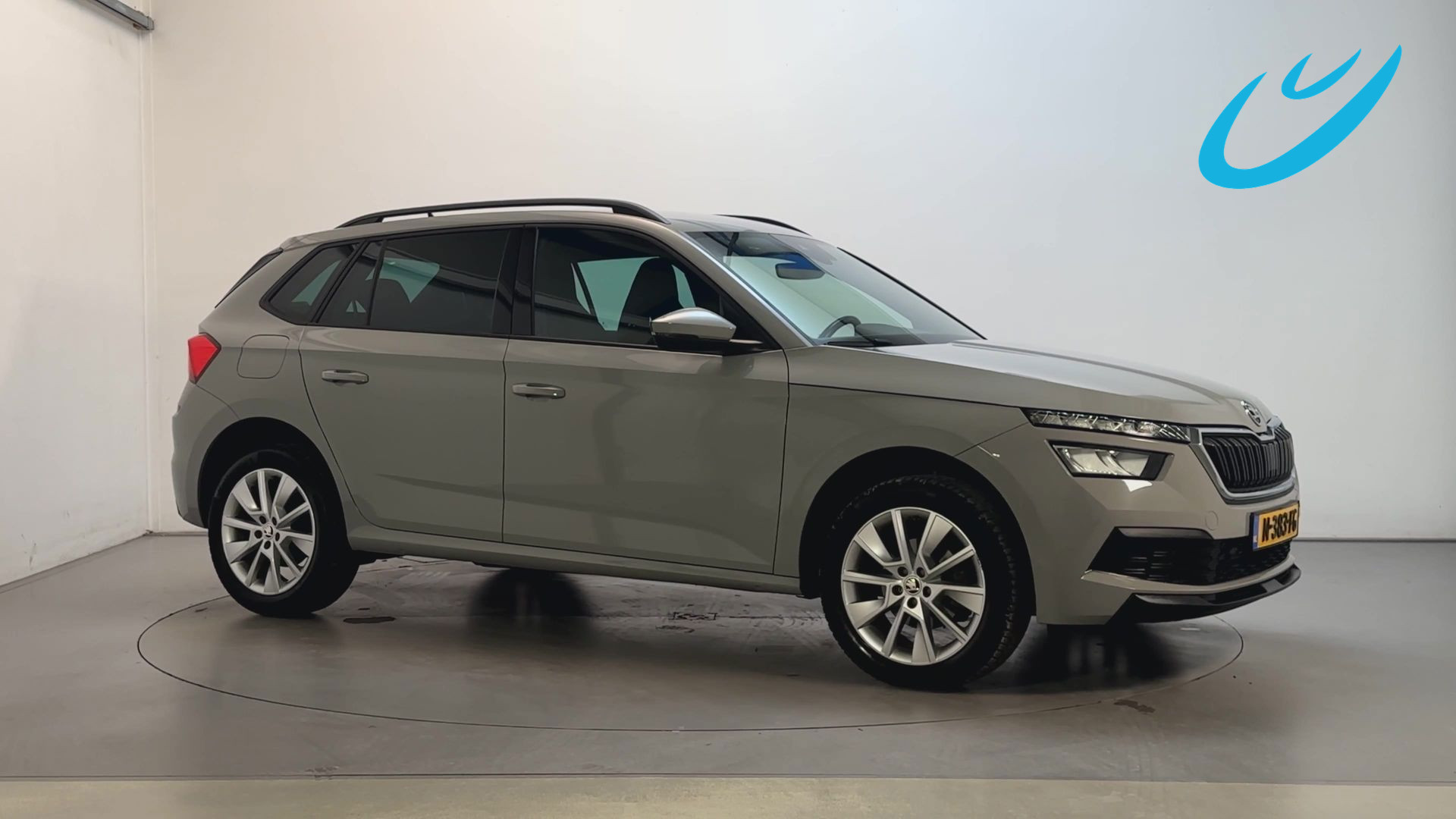 Skoda Kamiq 1.0 TSI 110pk DSG Sport Business Virtual Cockpit DAB+ Parkeersensoren App-Connect 2021 - voorkant
