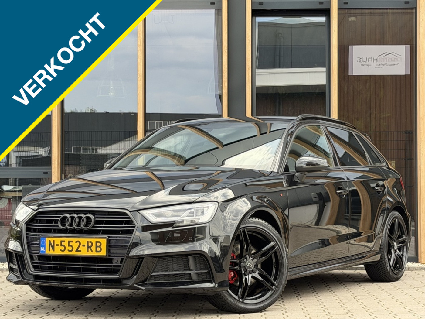 Audi A3 Sportback 1.5 TFSI S-line | Leder | Navi | Black-Pack 2018 - voorkant