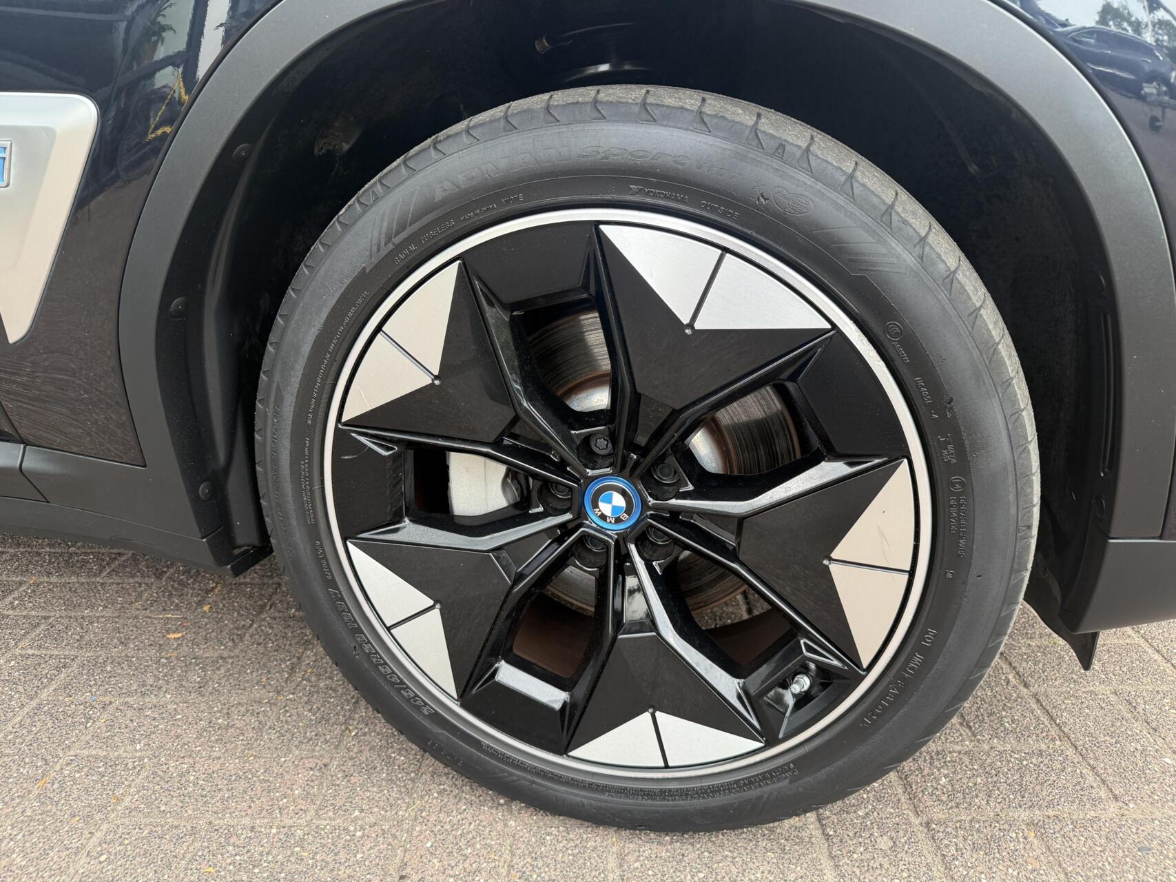 Foto van BMW Ix3