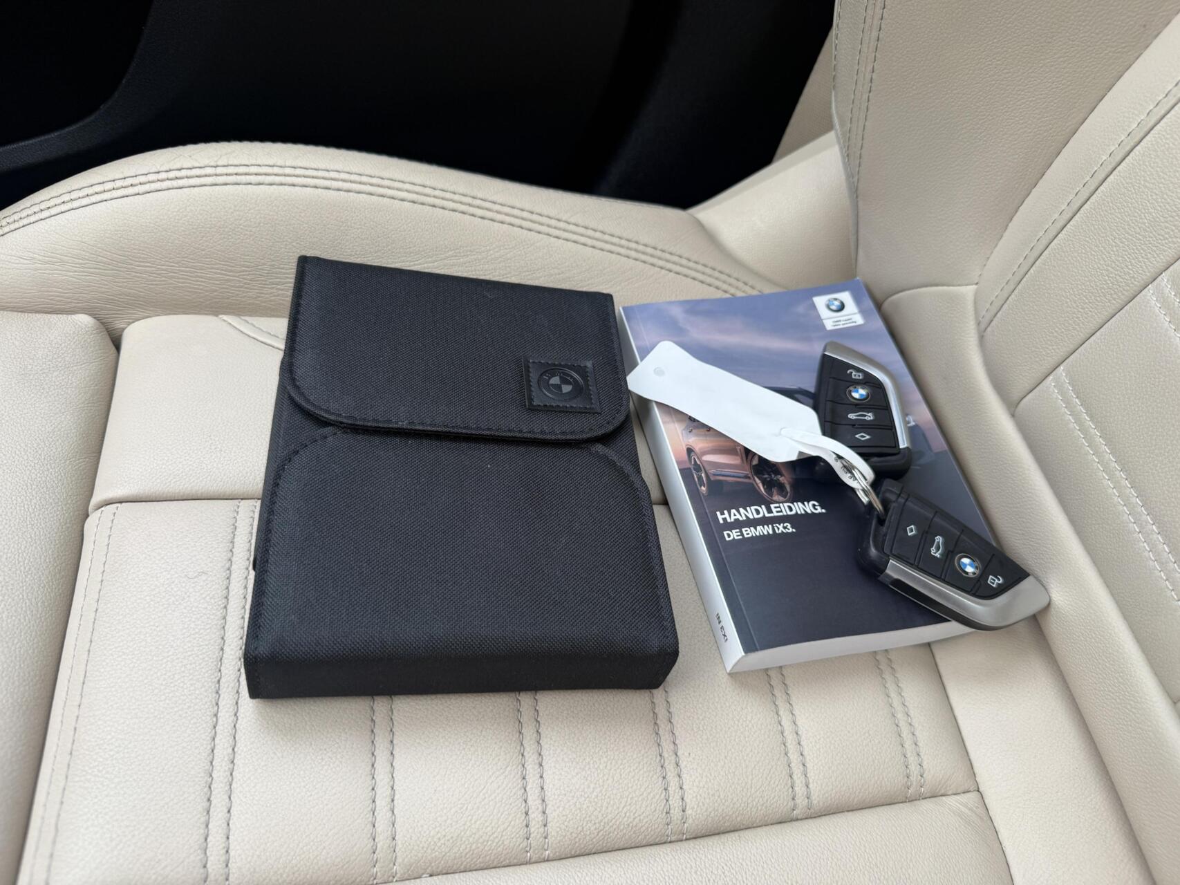 Foto van BMW Ix3
