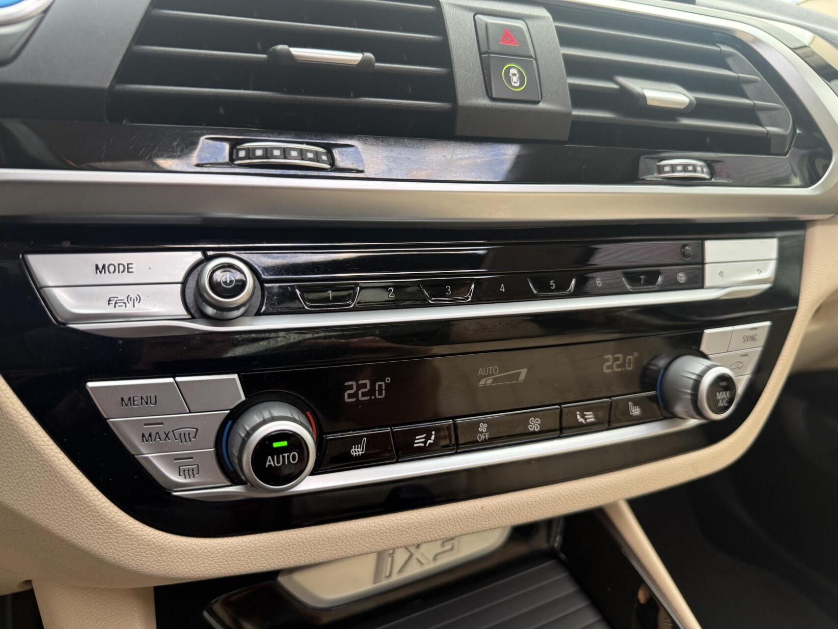 Foto van BMW Ix3