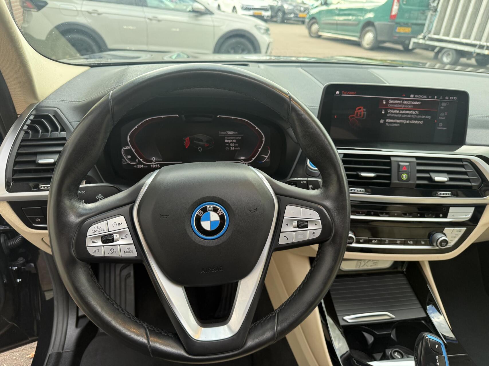Foto van BMW Ix3