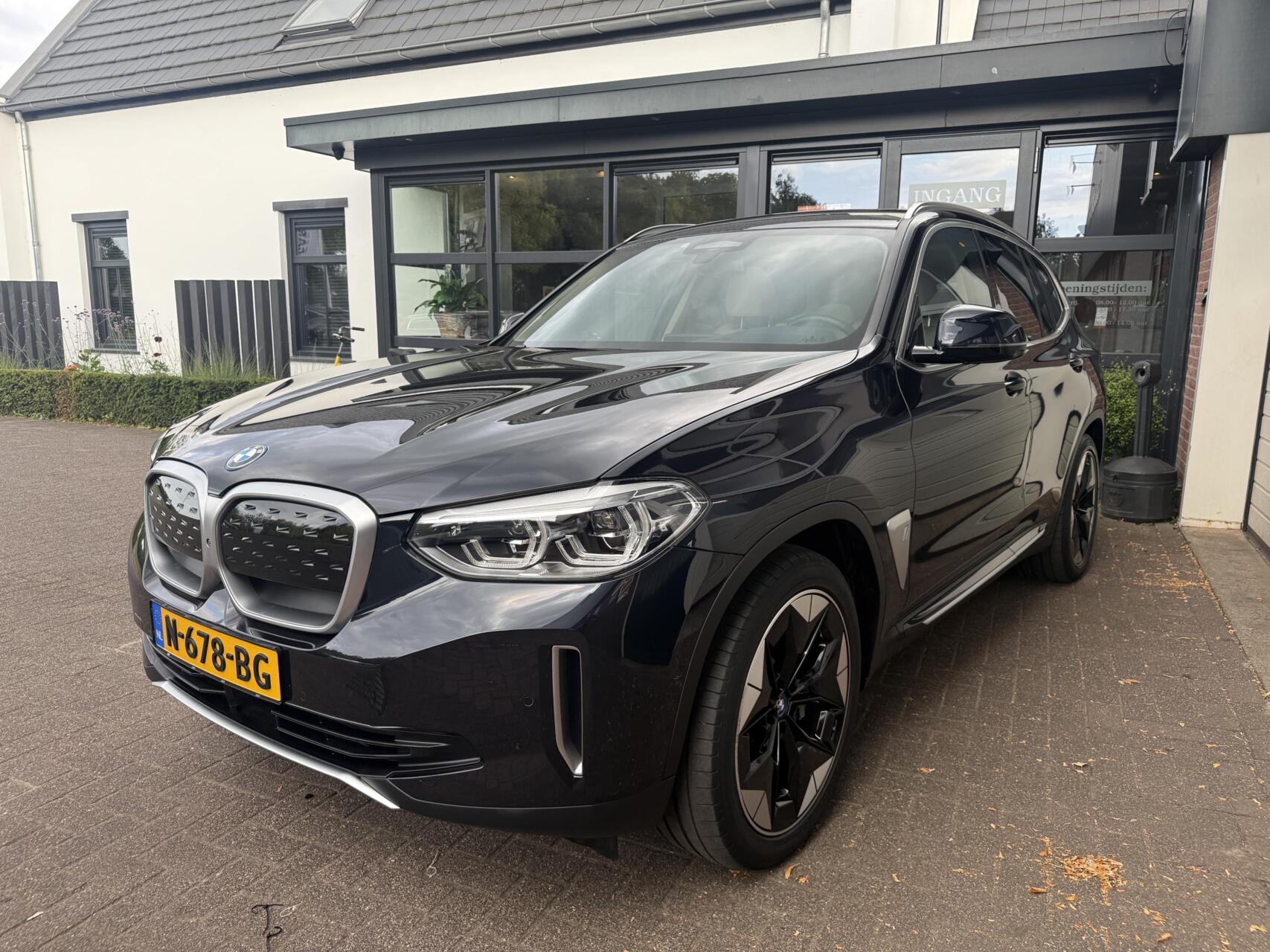 Foto van BMW Ix3