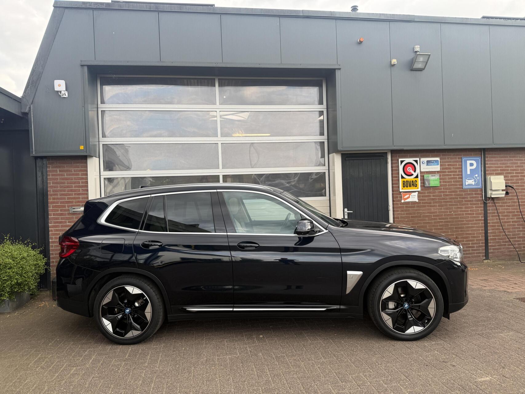 Foto van BMW Ix3