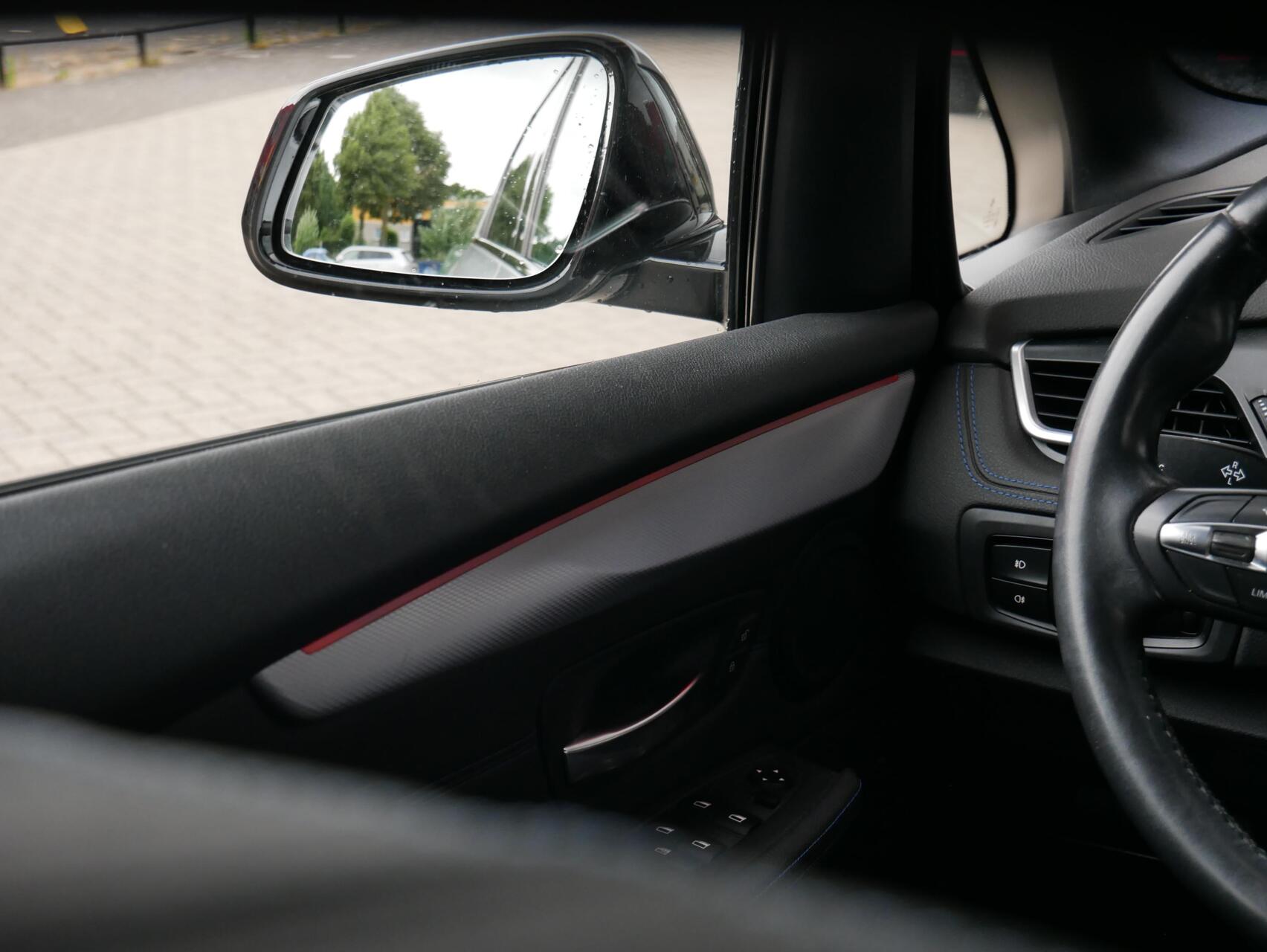 Foto van BMW 220i Active Tourer