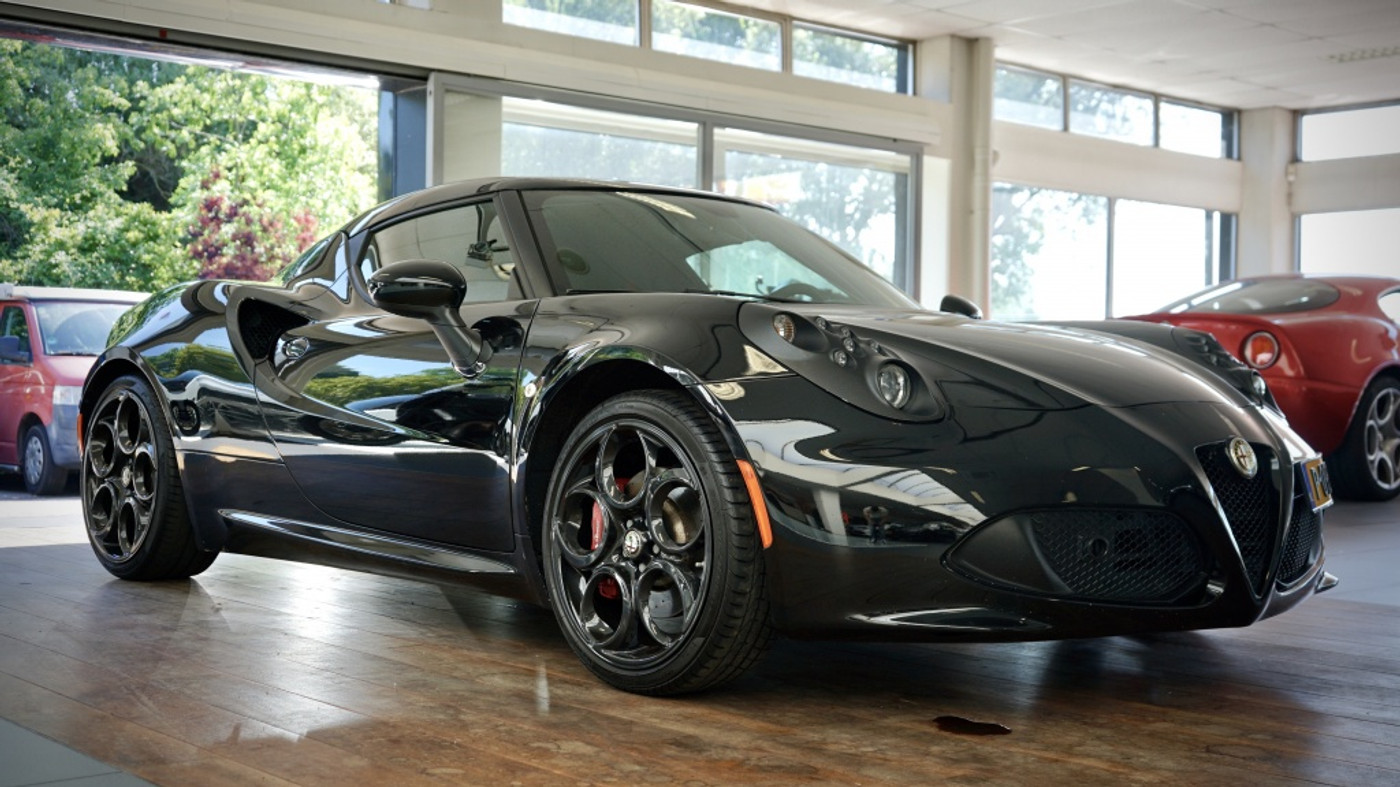 Alfa Romeo 4c 1750TBI TCT Airco | Carbon | 240 pk | 2017 - voorkant