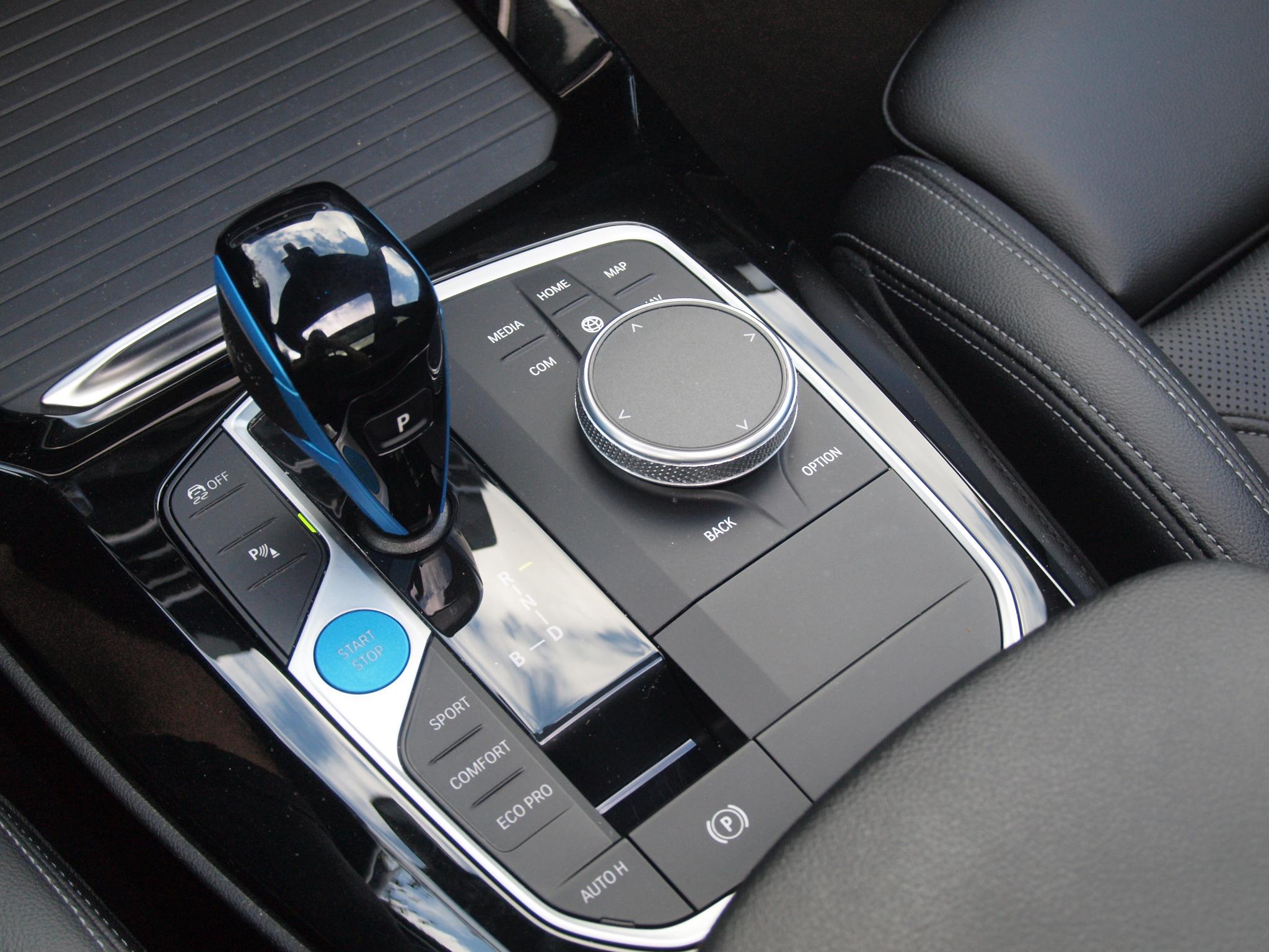 Foto van BMW Ix3