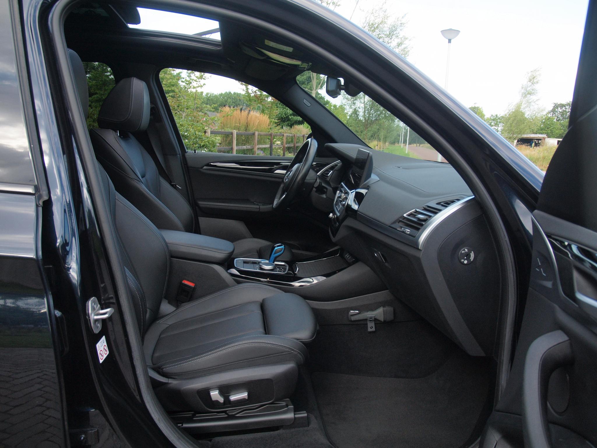 Foto van BMW Ix3