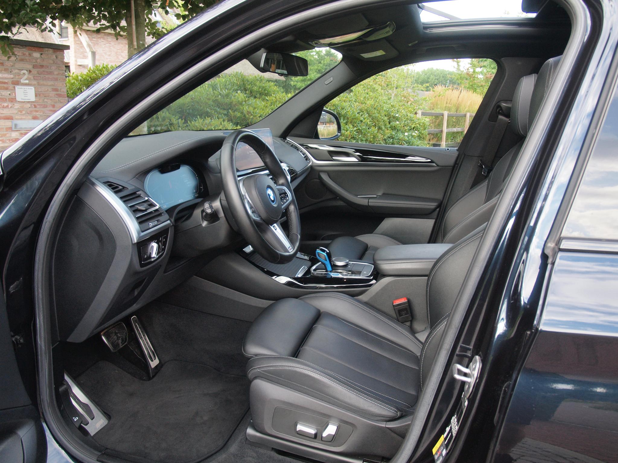 Foto van BMW Ix3