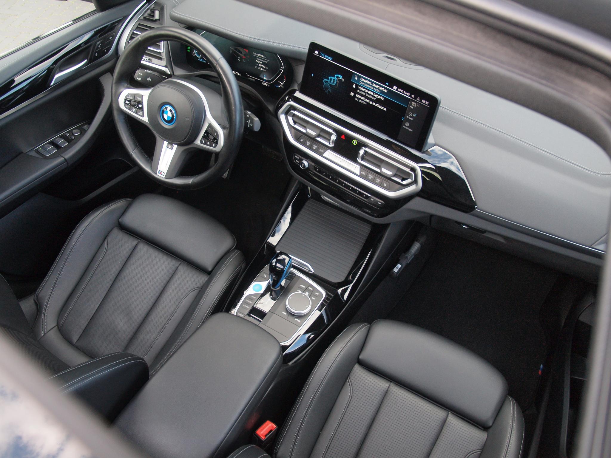 Foto van BMW Ix3