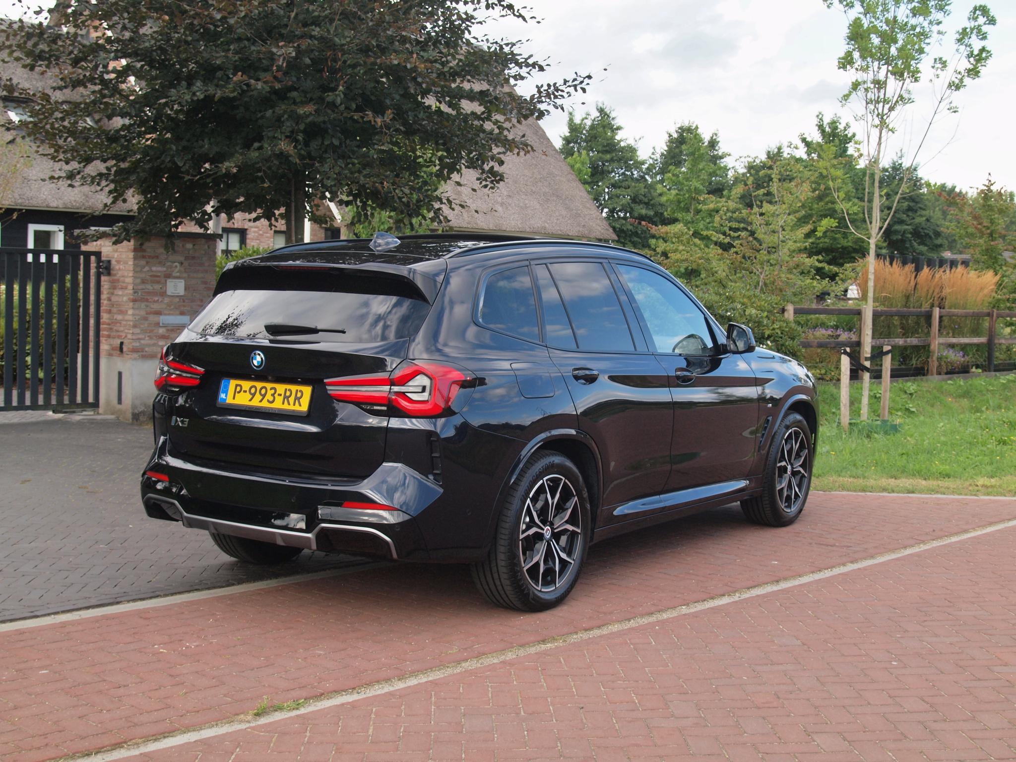 Foto van BMW Ix3