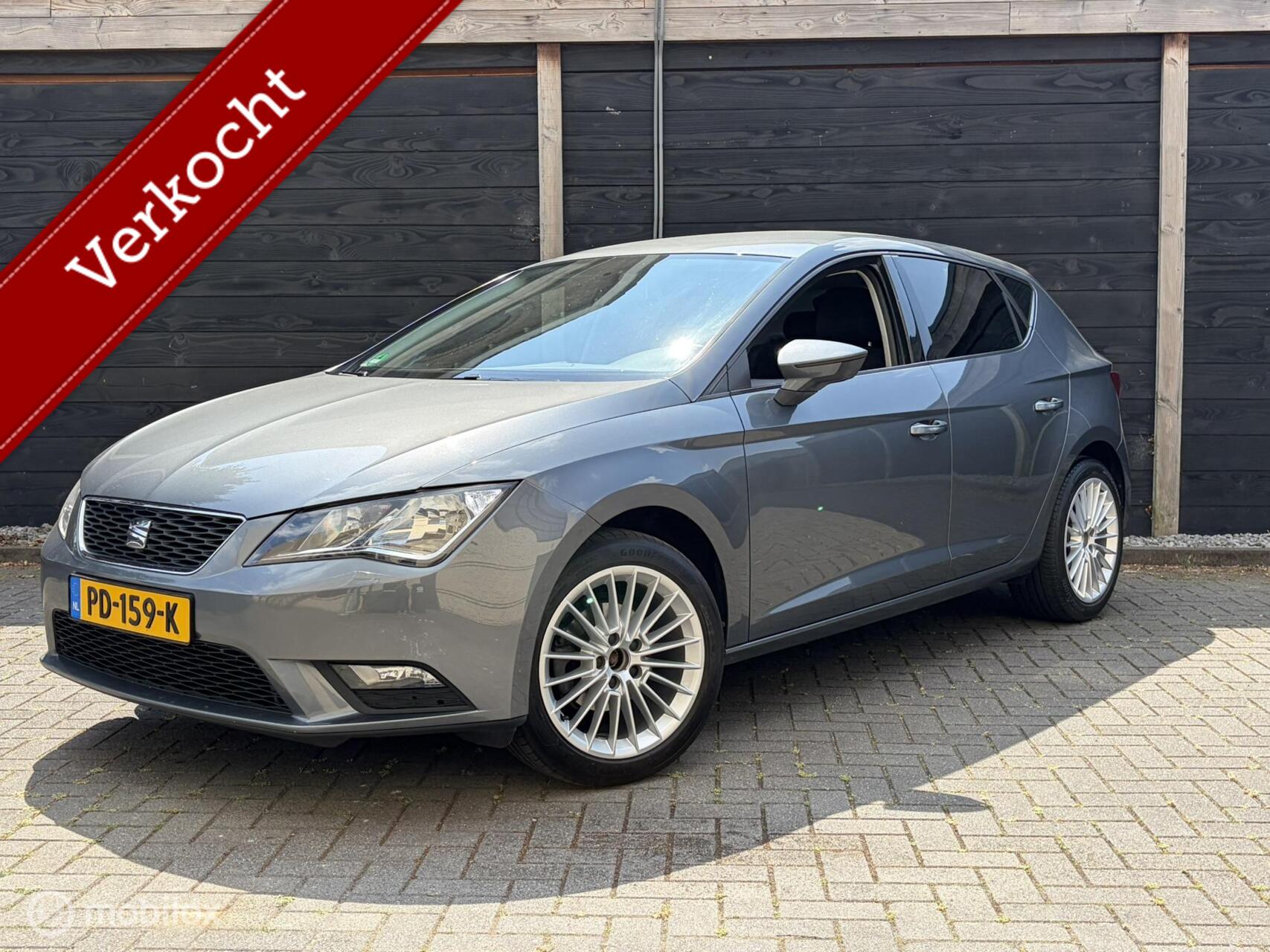 Seat Leon 1.2 TSI Style 110 PK Clima / LM / 97.546 KM!!! 2016 - voorkant