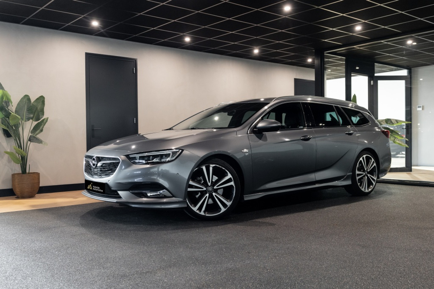 Opel Insignia Sports Tourer 1.5 T Business Exe | Pano | Stuur verw | ACC | OPC-Line 2017 - voorkant