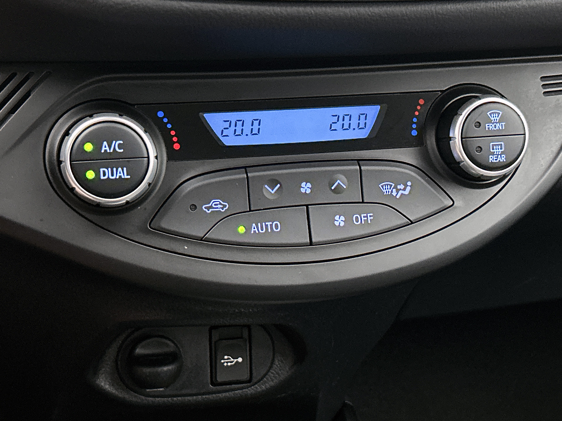 Foto van Toyota Toyota Yaris Hybrid