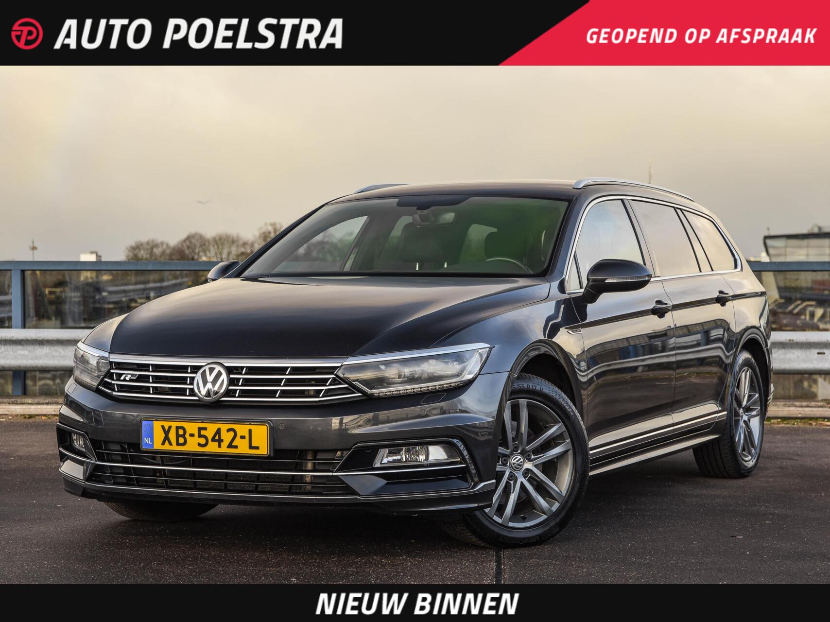 Volkswagen Passat Variant 1.6 TDI DSG Highline R-Line Facelift Leder Virtual Cockpit LED ACC Harman/Kardon ergoComfort Navigatie Apple CarPlay Android Auto Trekhaak Stoelverwarming 17" 2018 - voorkant