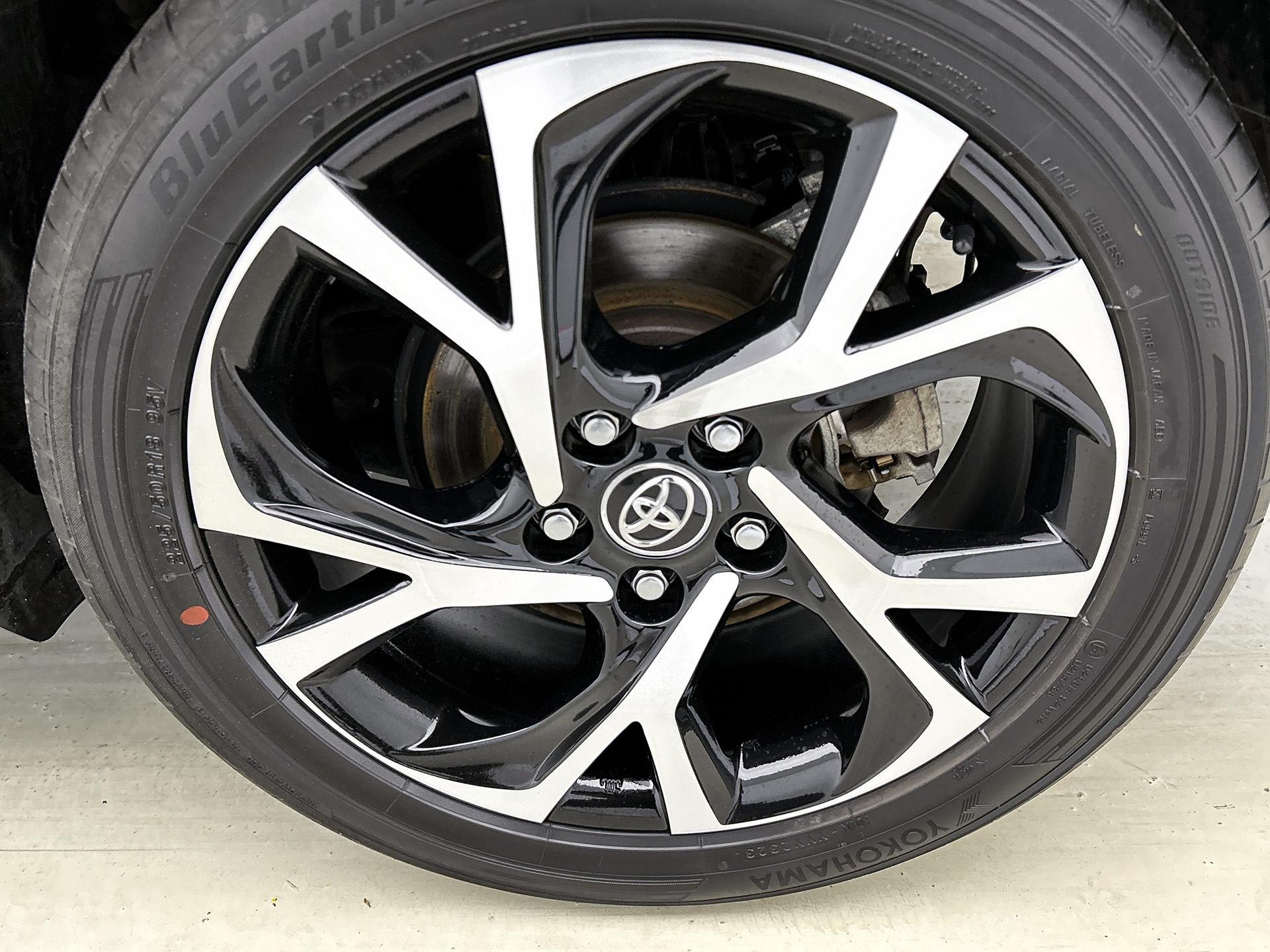 Foto van Toyota Toyota C-hr