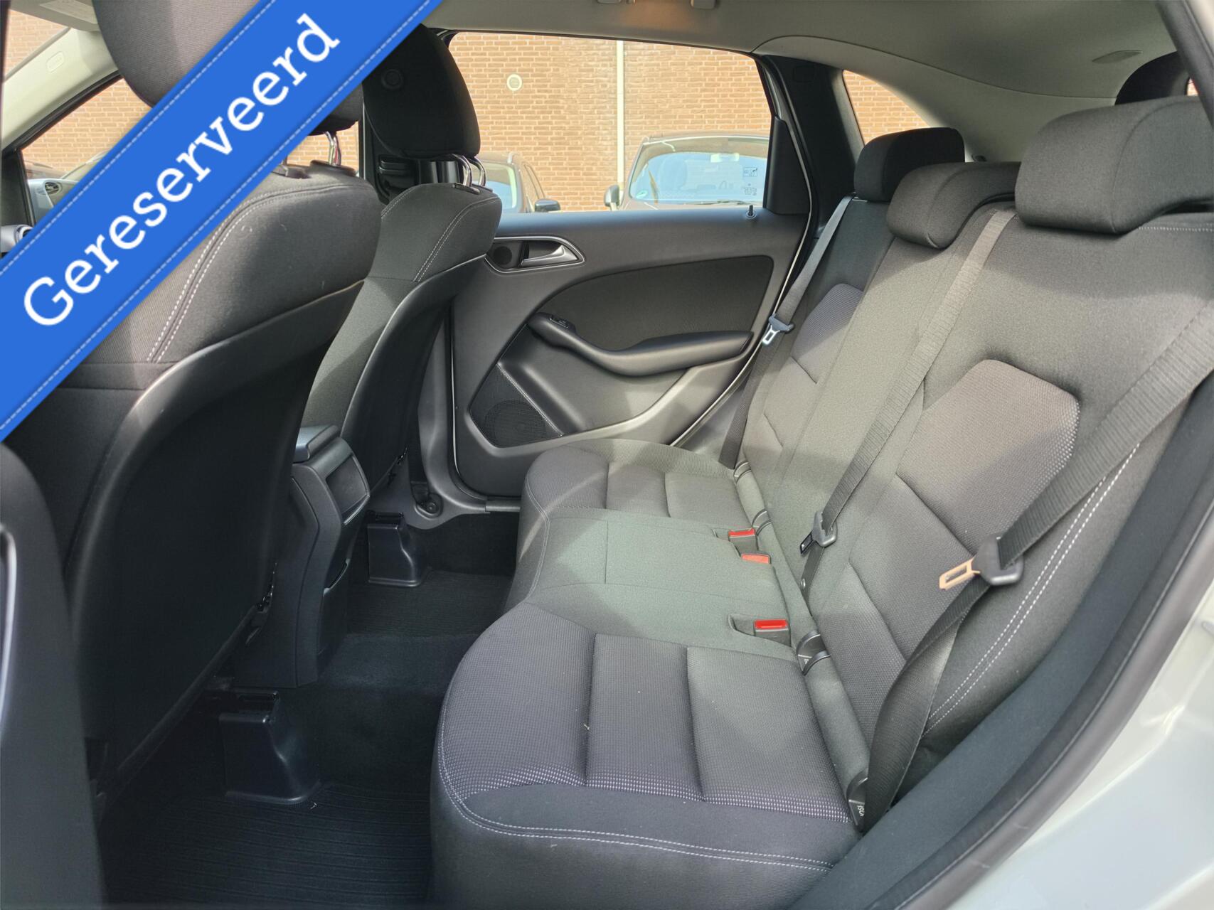 Foto van Mercedes-Benz B 180