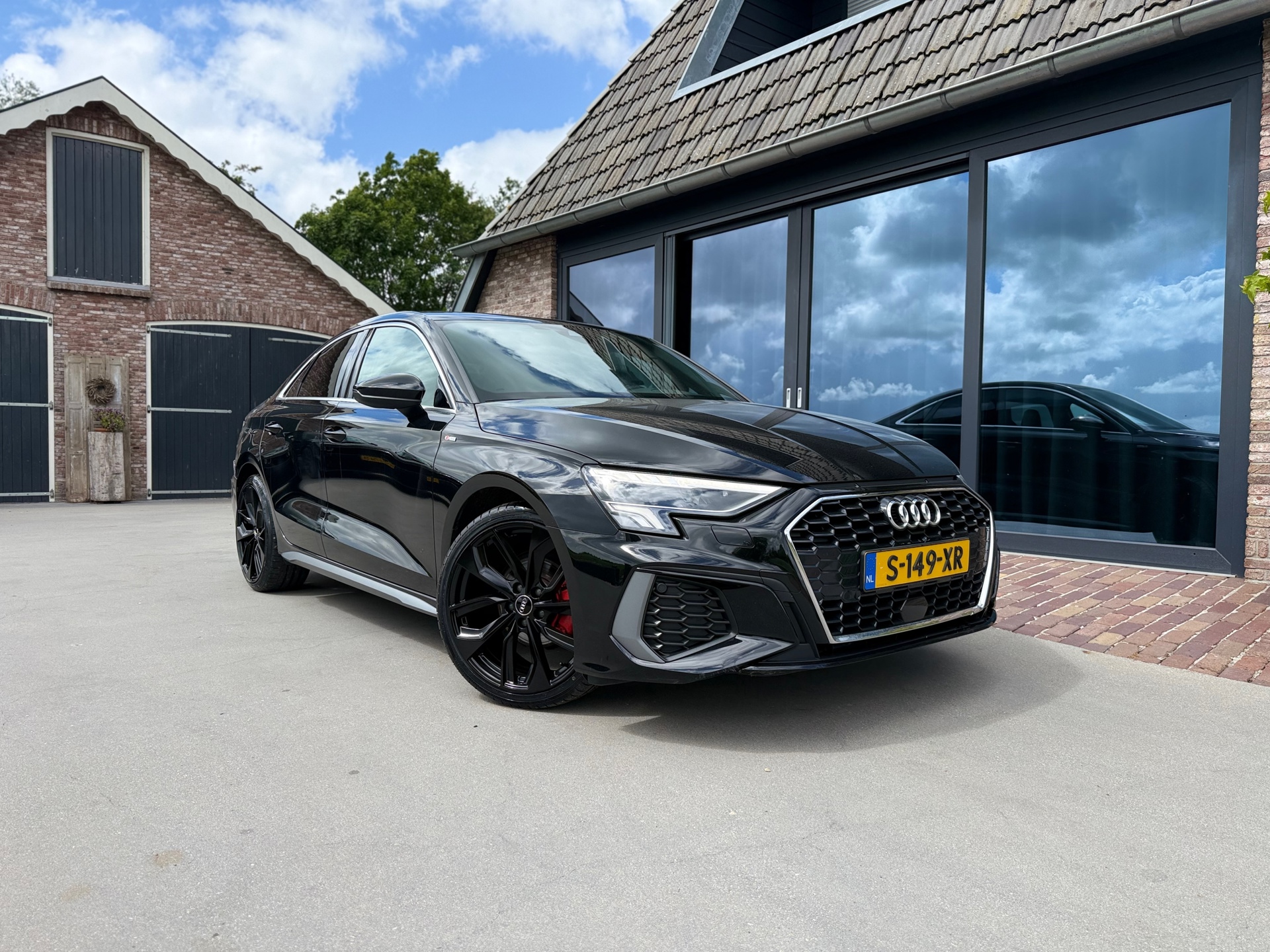 Audi A3 Limousine 30 TFSI S edition 2023 - voorkant