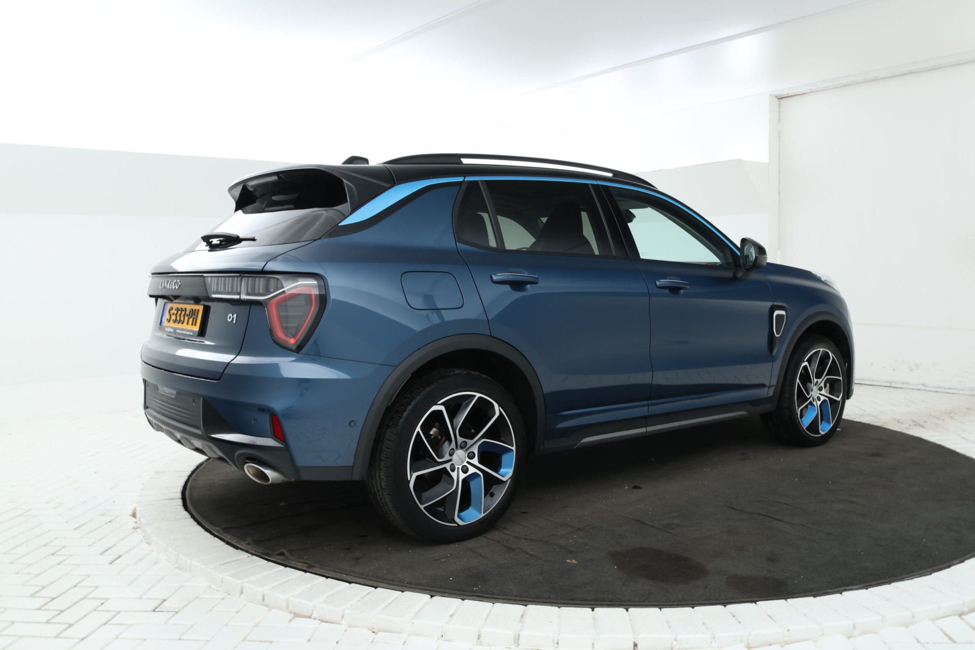 Foto van Lynk&co LYNK & Co 01