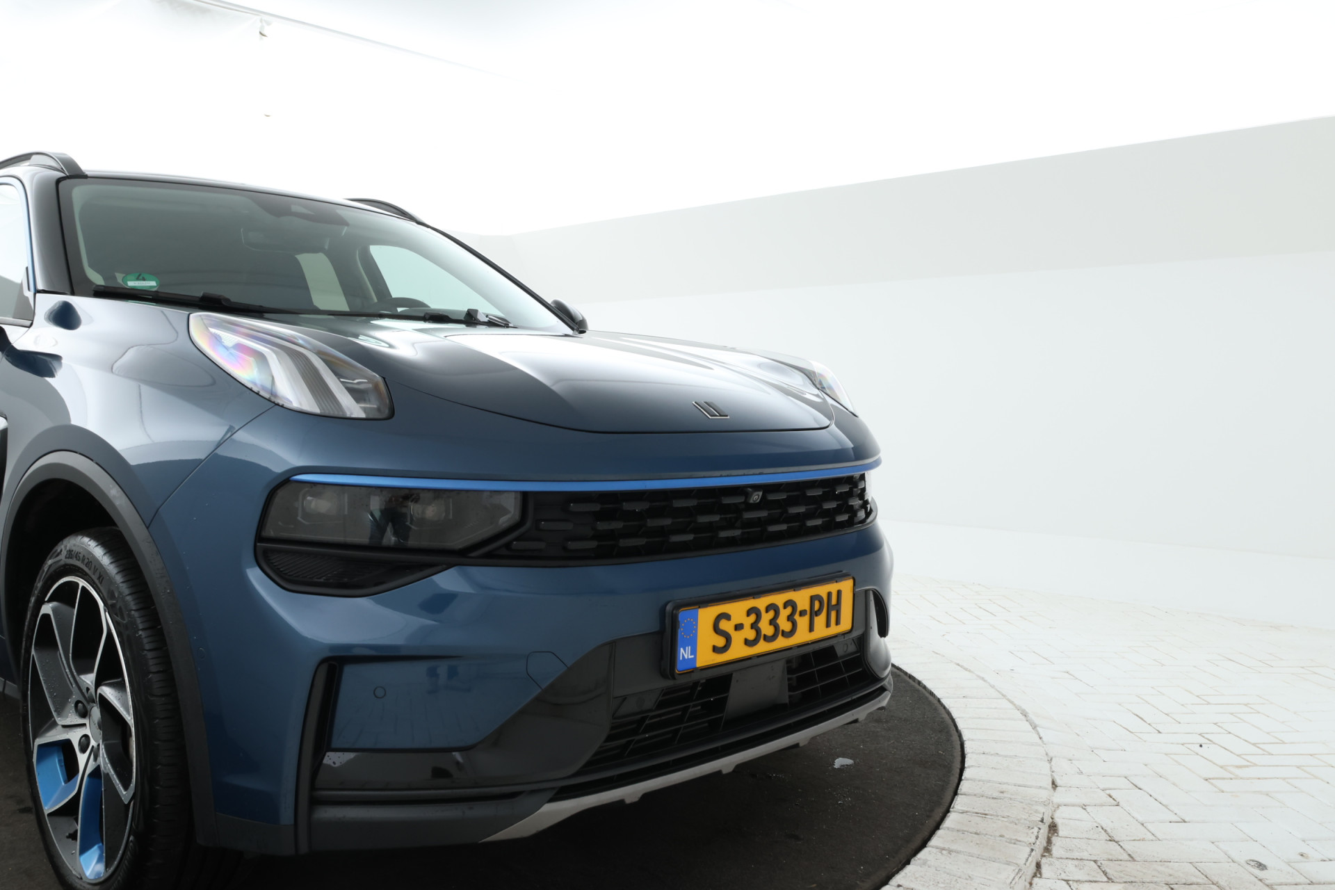Foto van Lynk&co LYNK & Co 01
