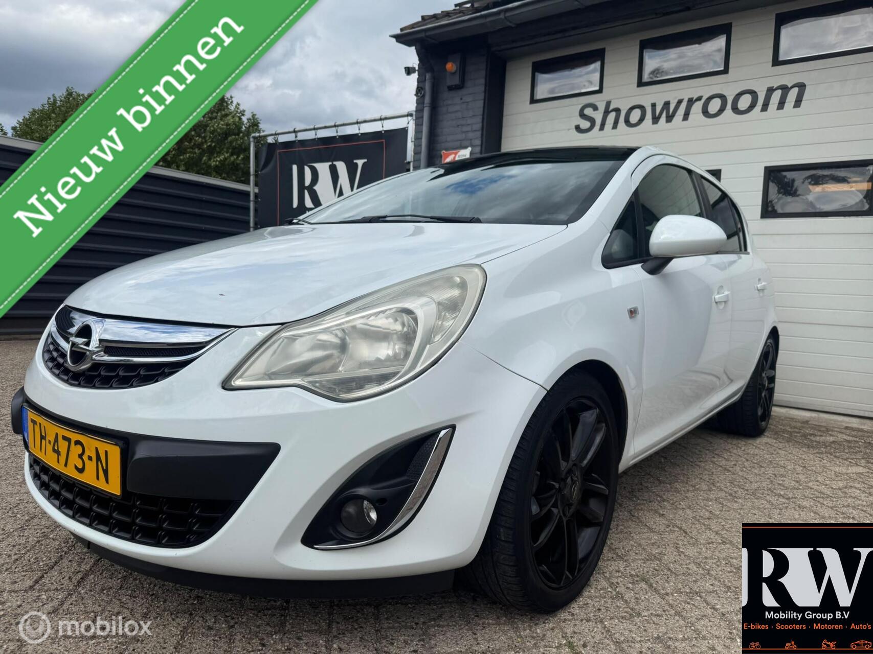 Opel Corsa 1.4-16V *AIRCO*LM-VELGEN*5 DEURS*APK 05-2027* 2011 - voorkant