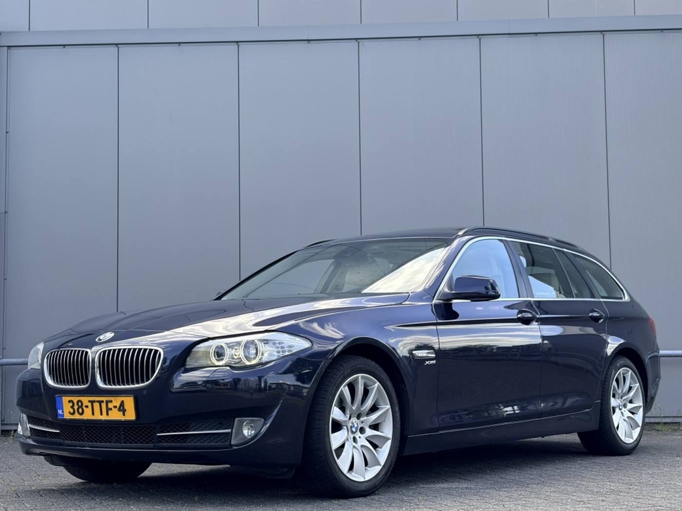 BMW 5er Reihe 535xi - Xdrive - pabo - mavo - nap! - airco - leder 2012 - voorkant
