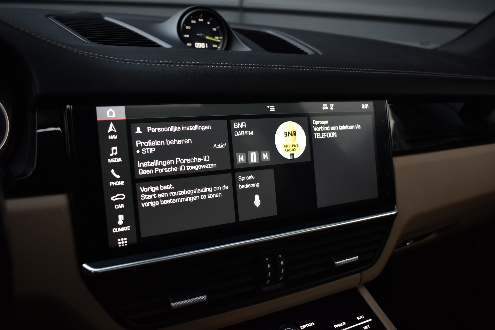 Foto van Porsche Cayenne E-hybrid