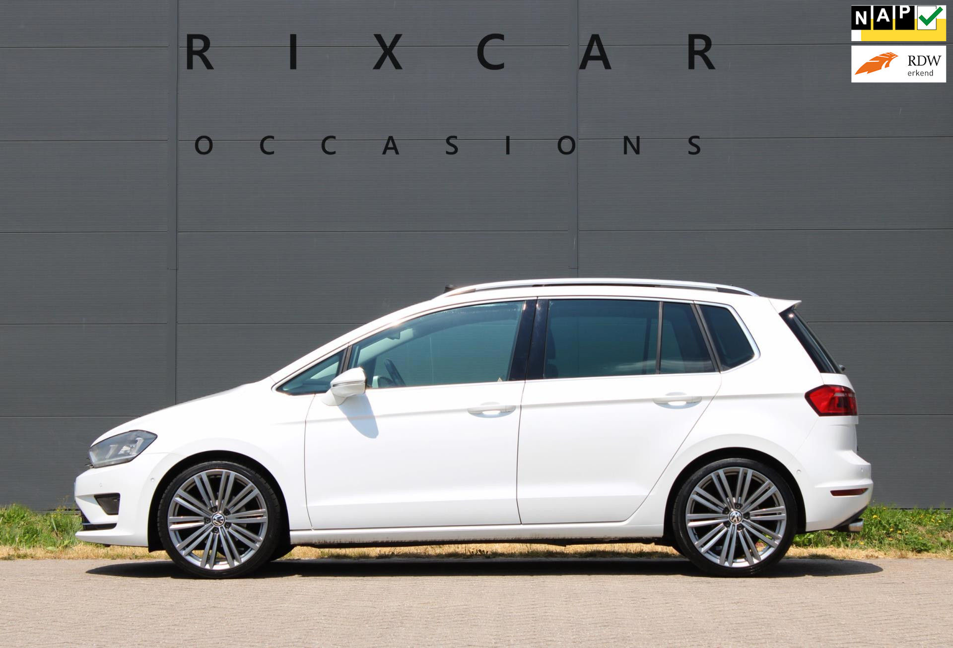 Volkswagen Golf Sportsvan 1.2 TSI Highline DSG Panodak Leder LED Trekhaak 2014 - voorkant