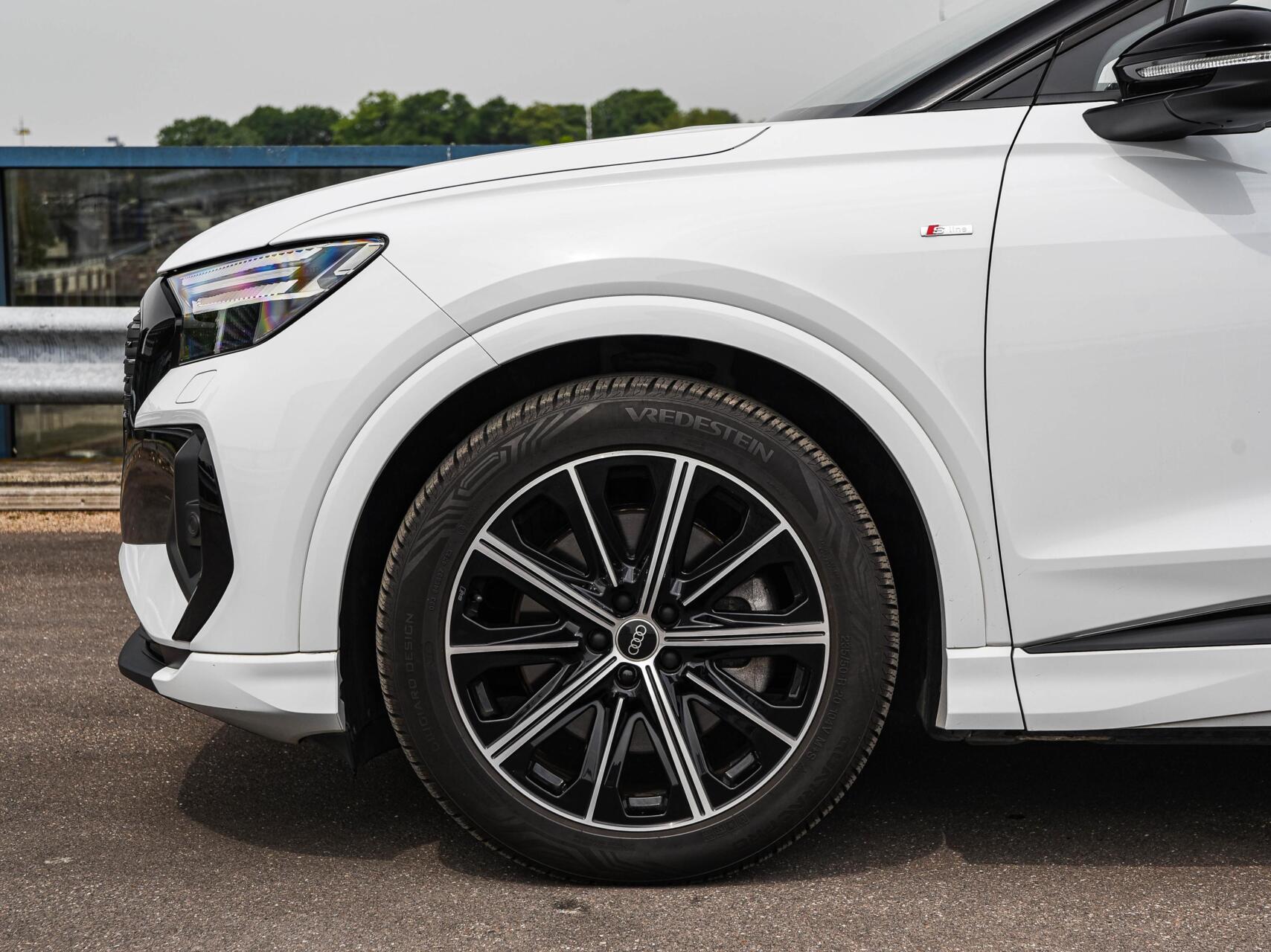 Foto van Audi Q4 40 E-tron