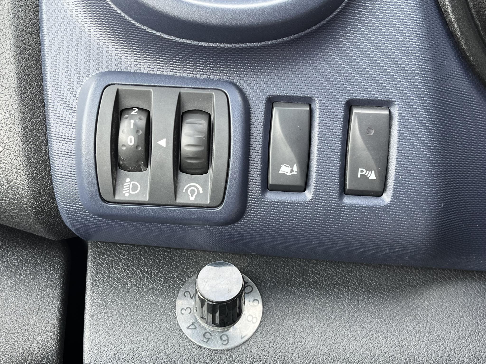 Foto van Opel Vivaro-b