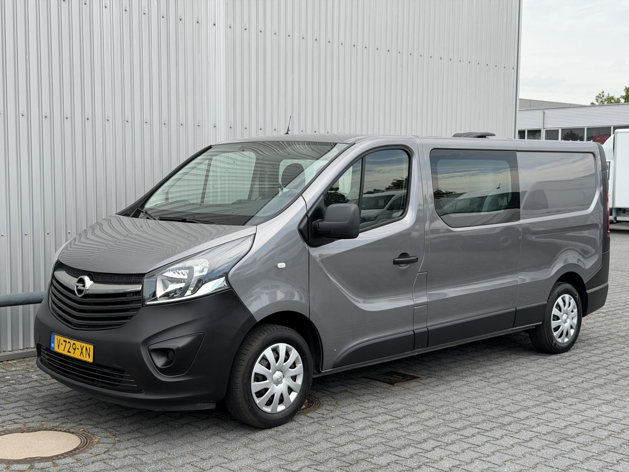 Foto van Opel Vivaro-b