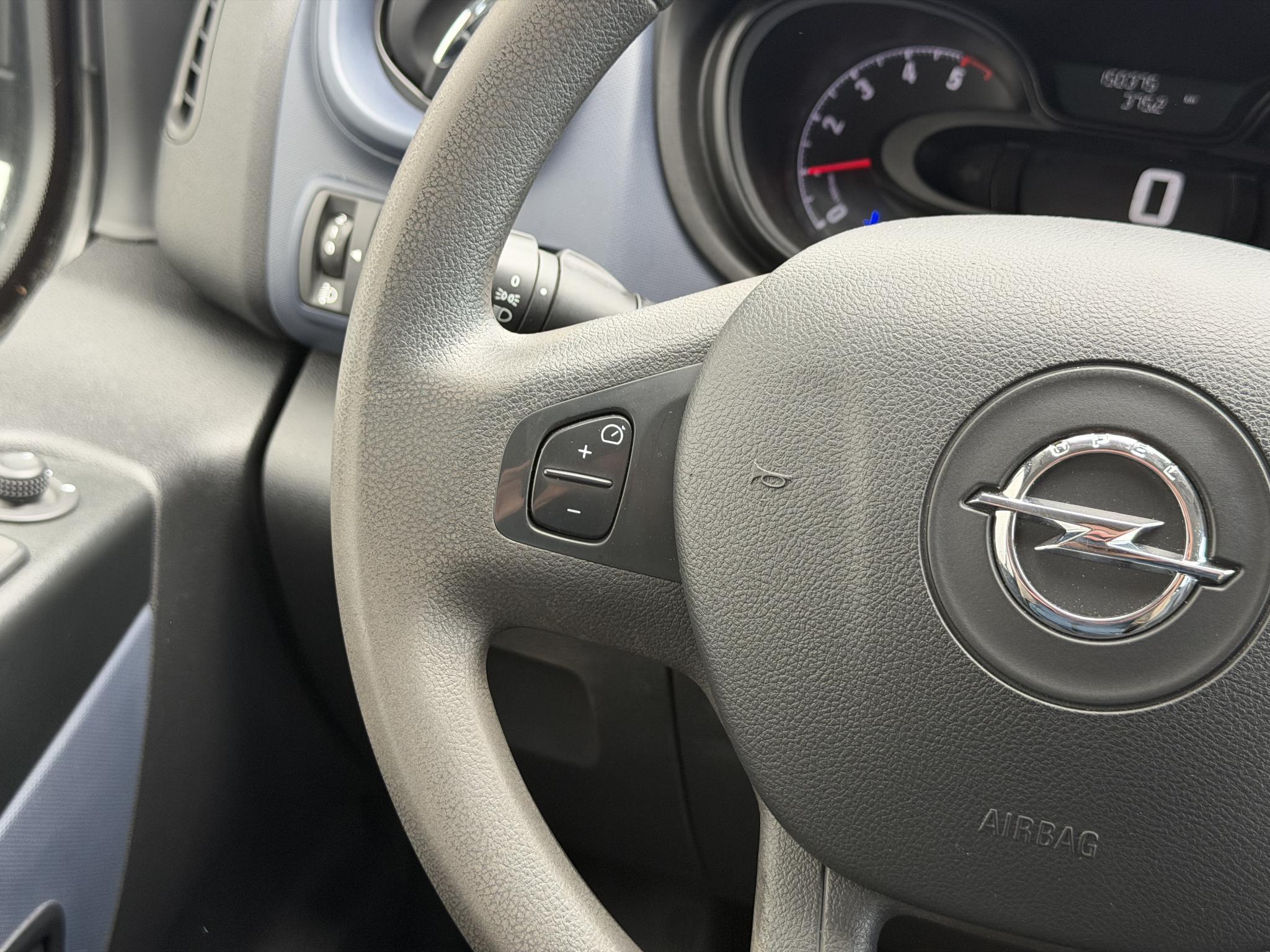 Foto van Opel Vivaro-b